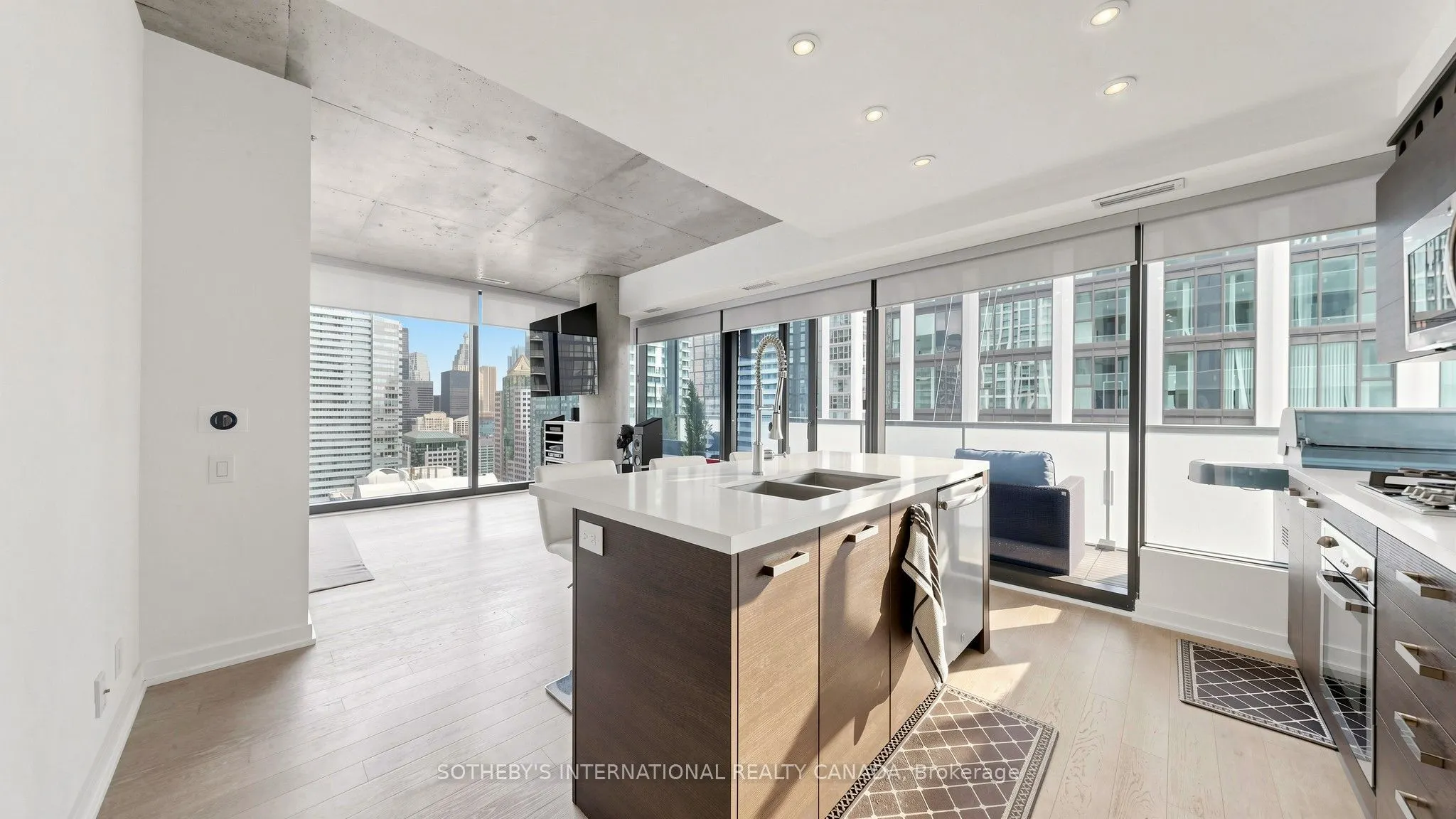 11 Charlotte Street #2807