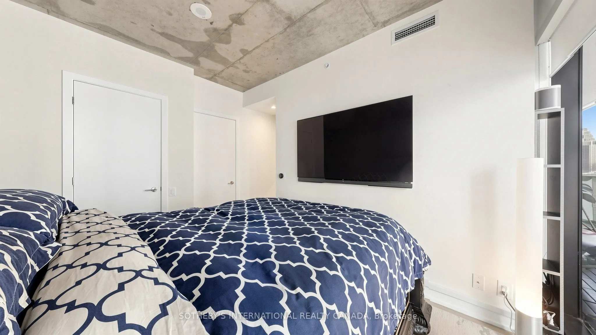 11 Charlotte Street #2807