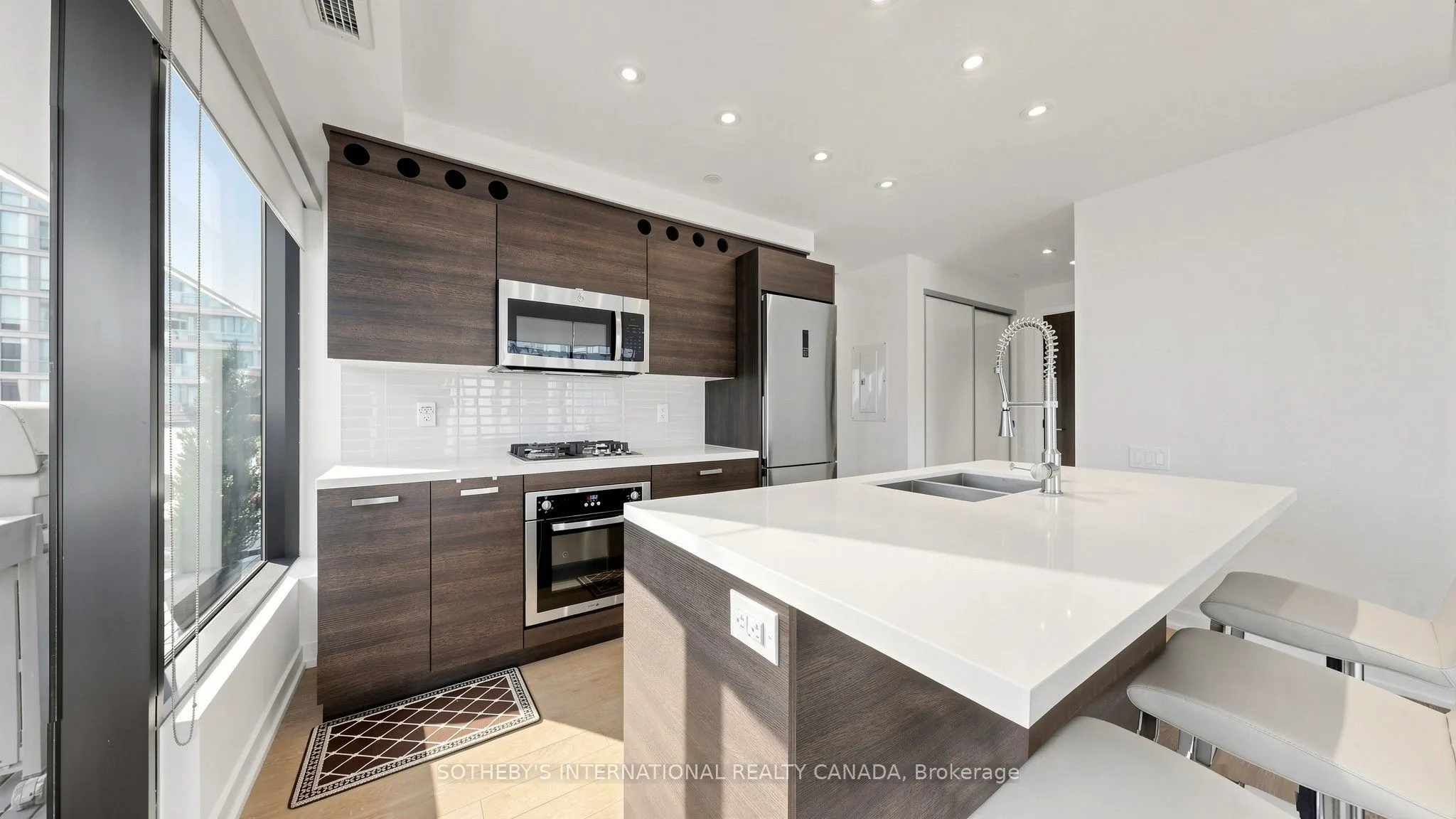 11 Charlotte Street #2807