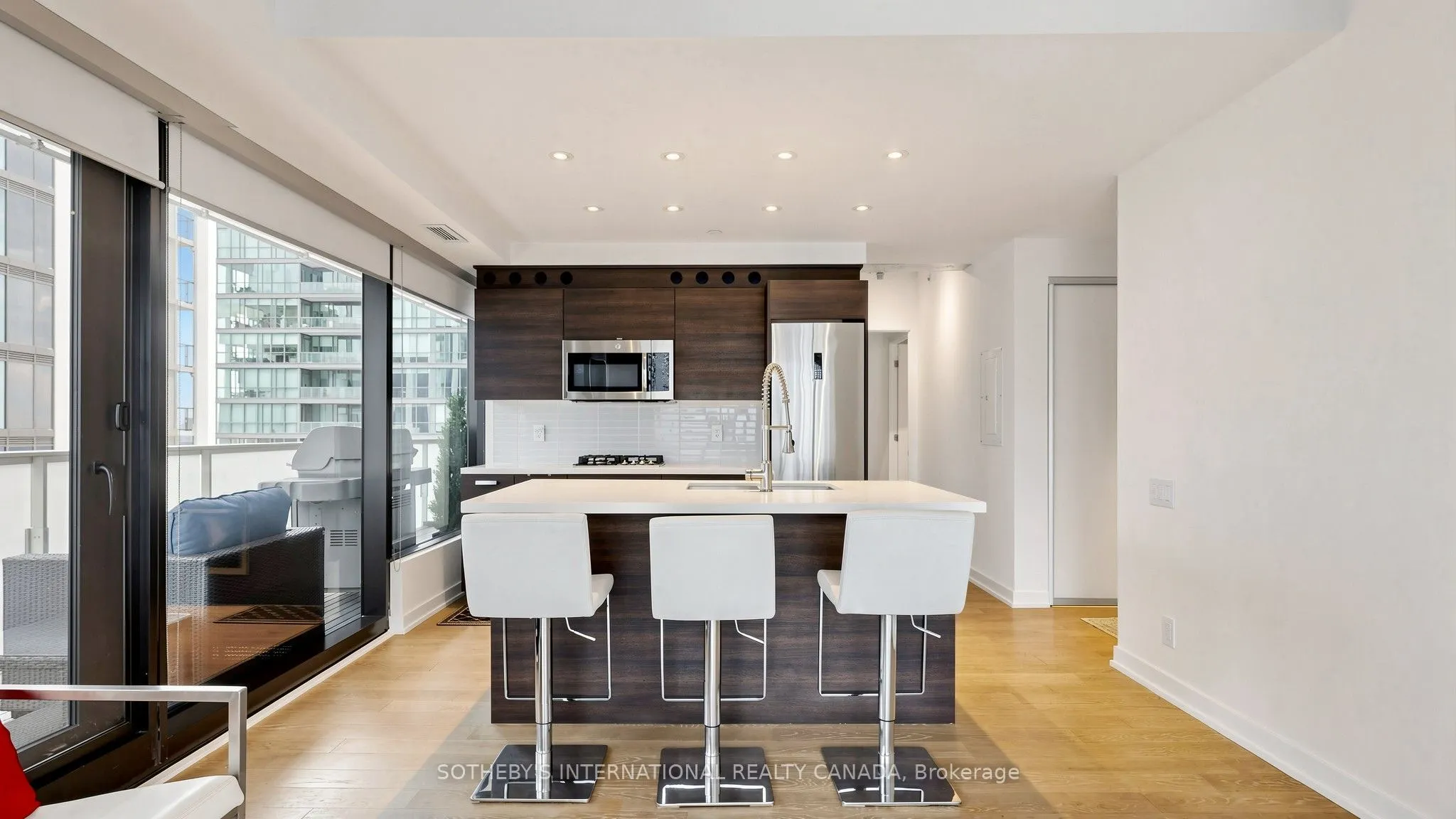 11 Charlotte Street #2807