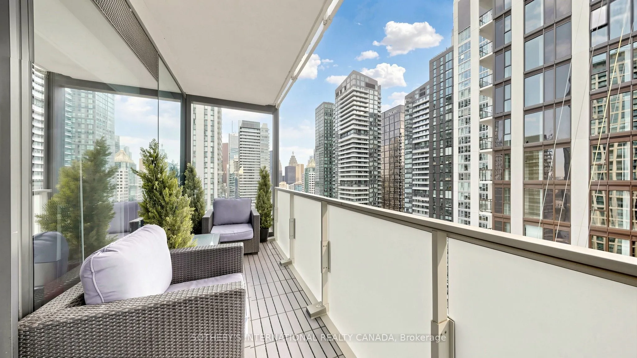 11 Charlotte Street #2807