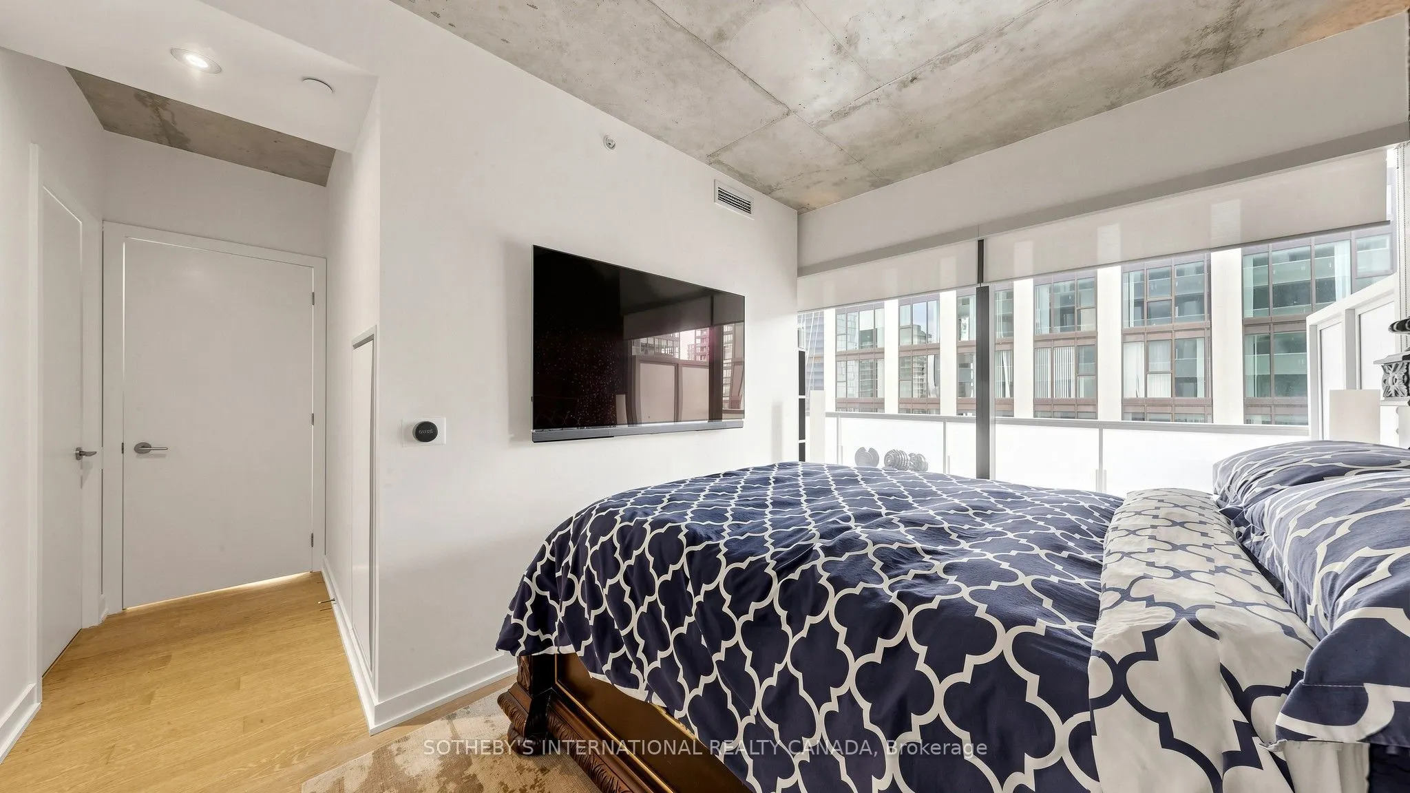 11 Charlotte Street #2807