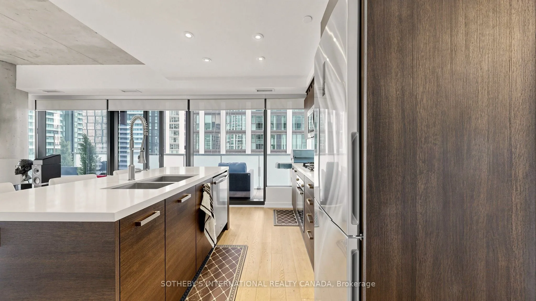 11 Charlotte Street #2807