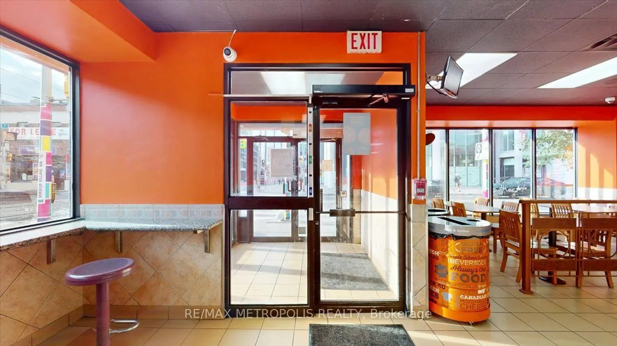 558 BLOOR ST Street
