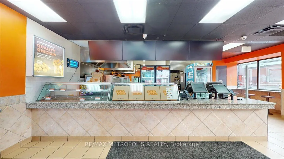 558 BLOOR ST Street