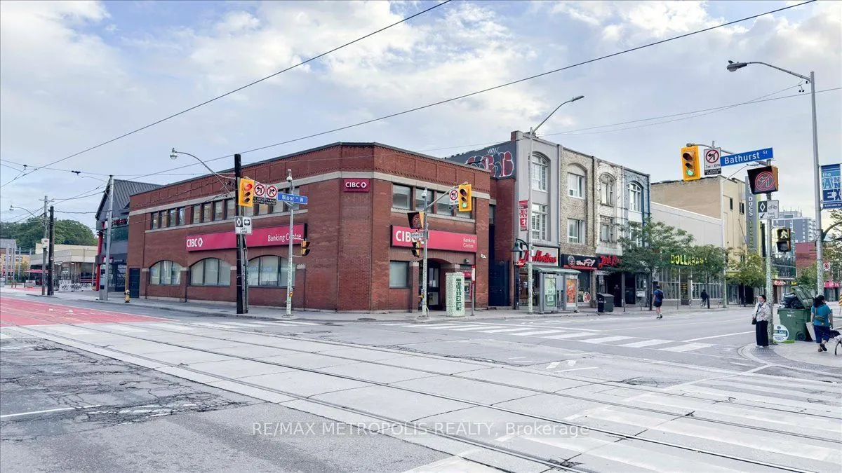 558 BLOOR ST Street