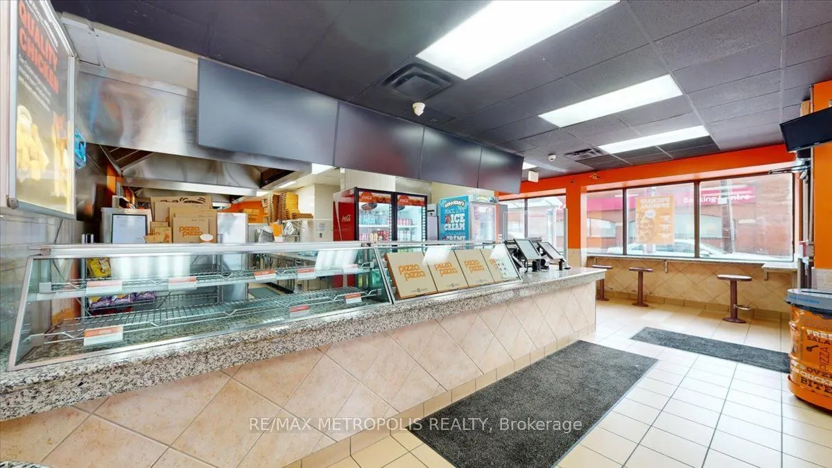 558 BLOOR ST Street