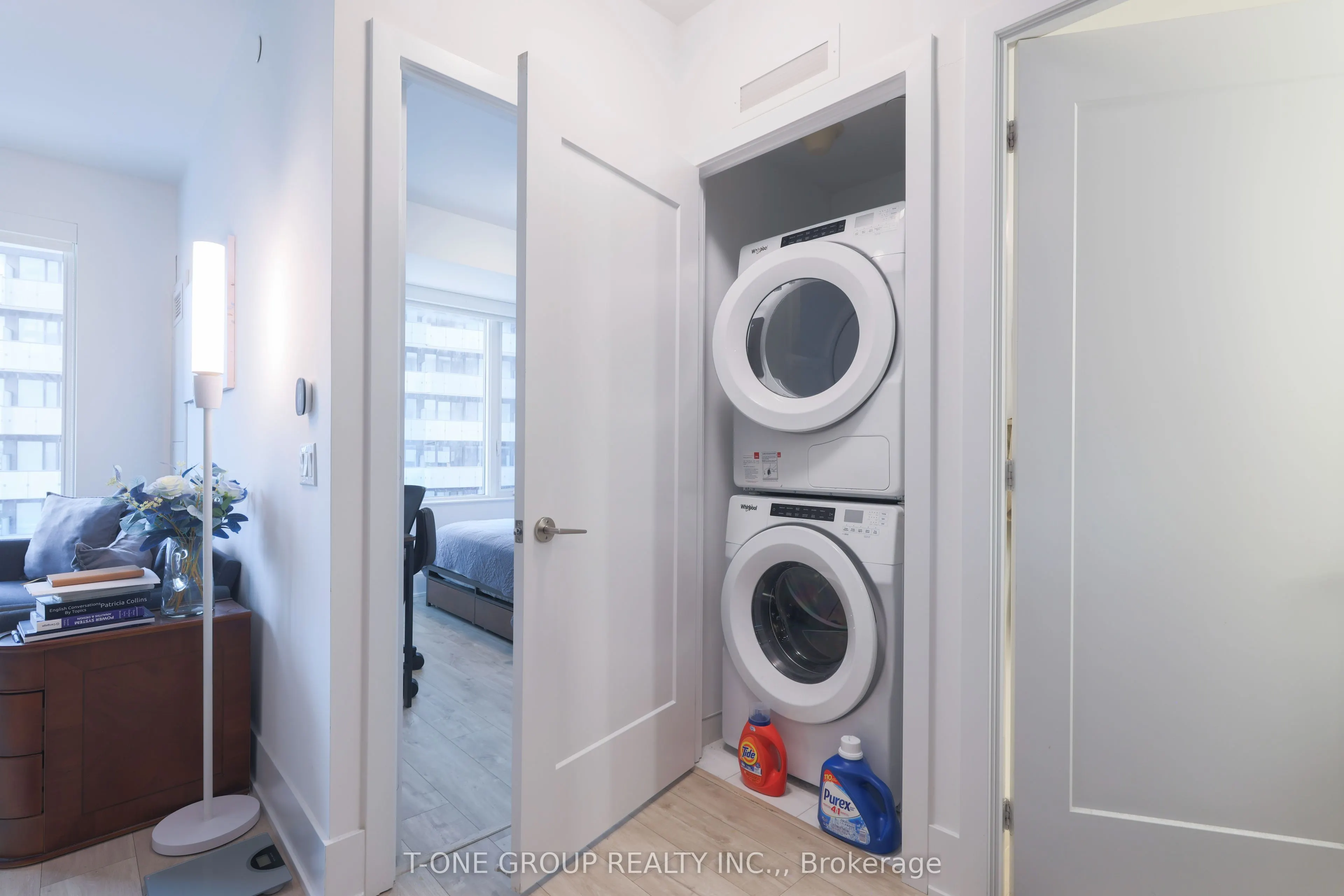 470 Front Street W #815