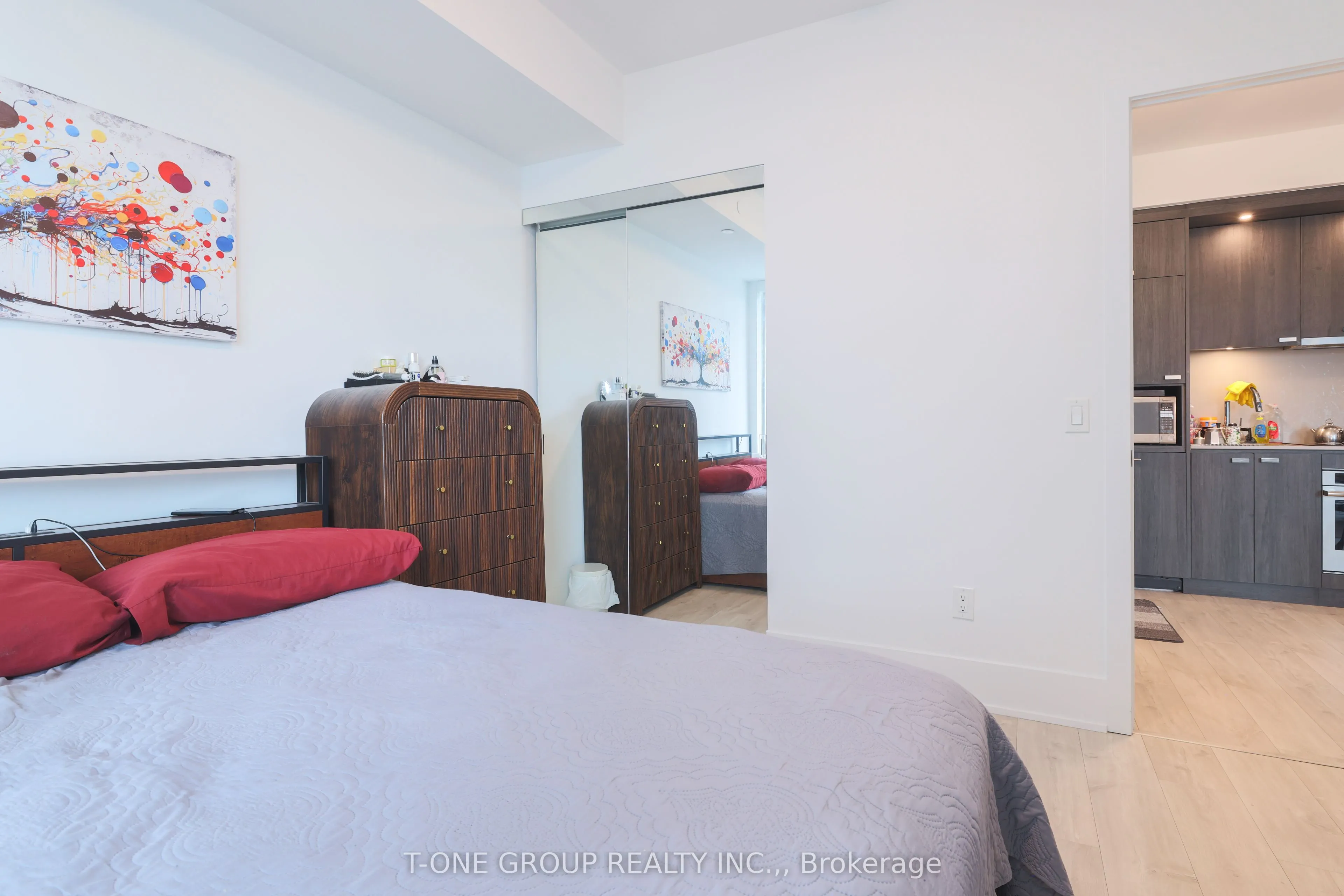 470 Front Street W #815
