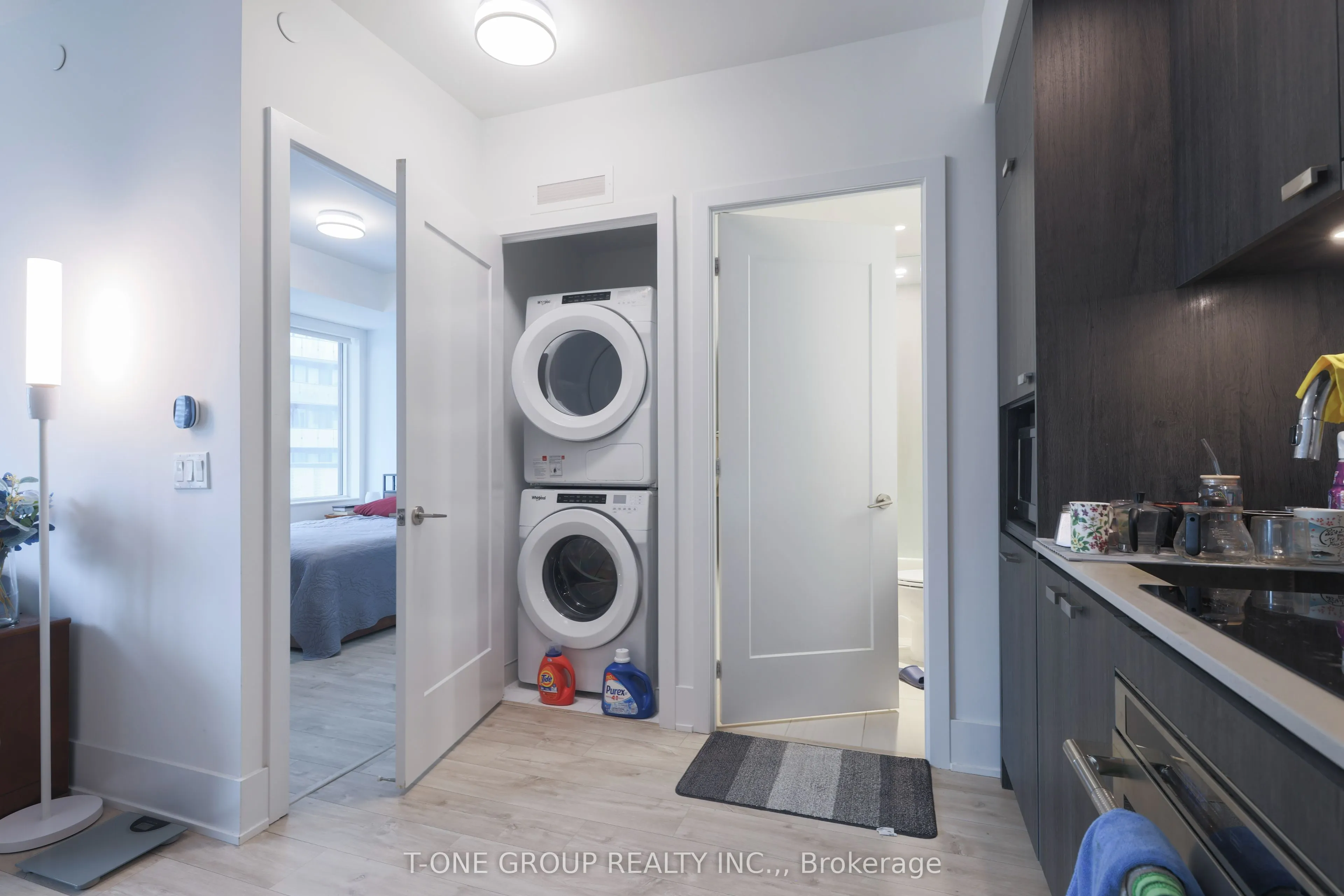 470 Front Street W #815