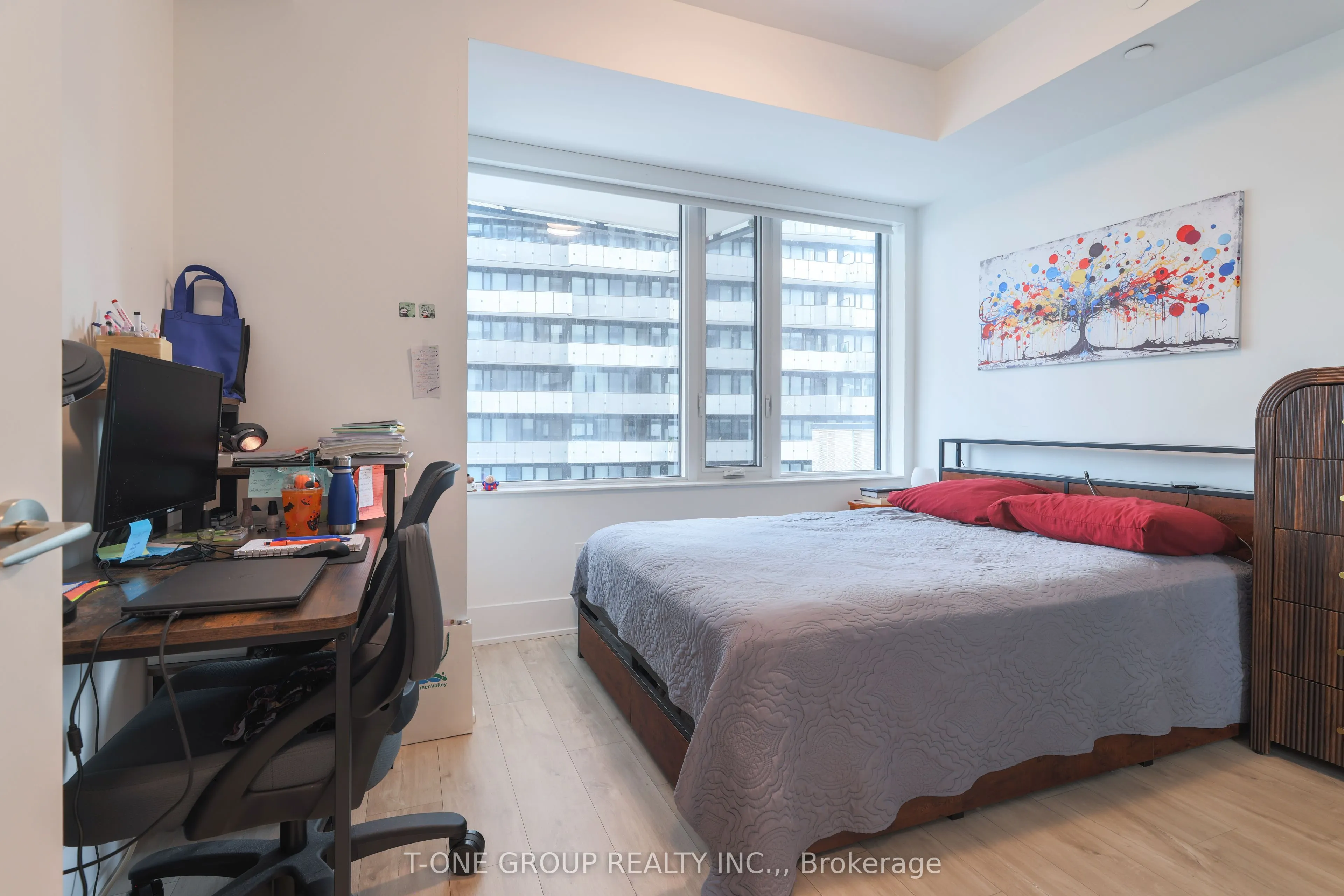 470 Front Street W #815