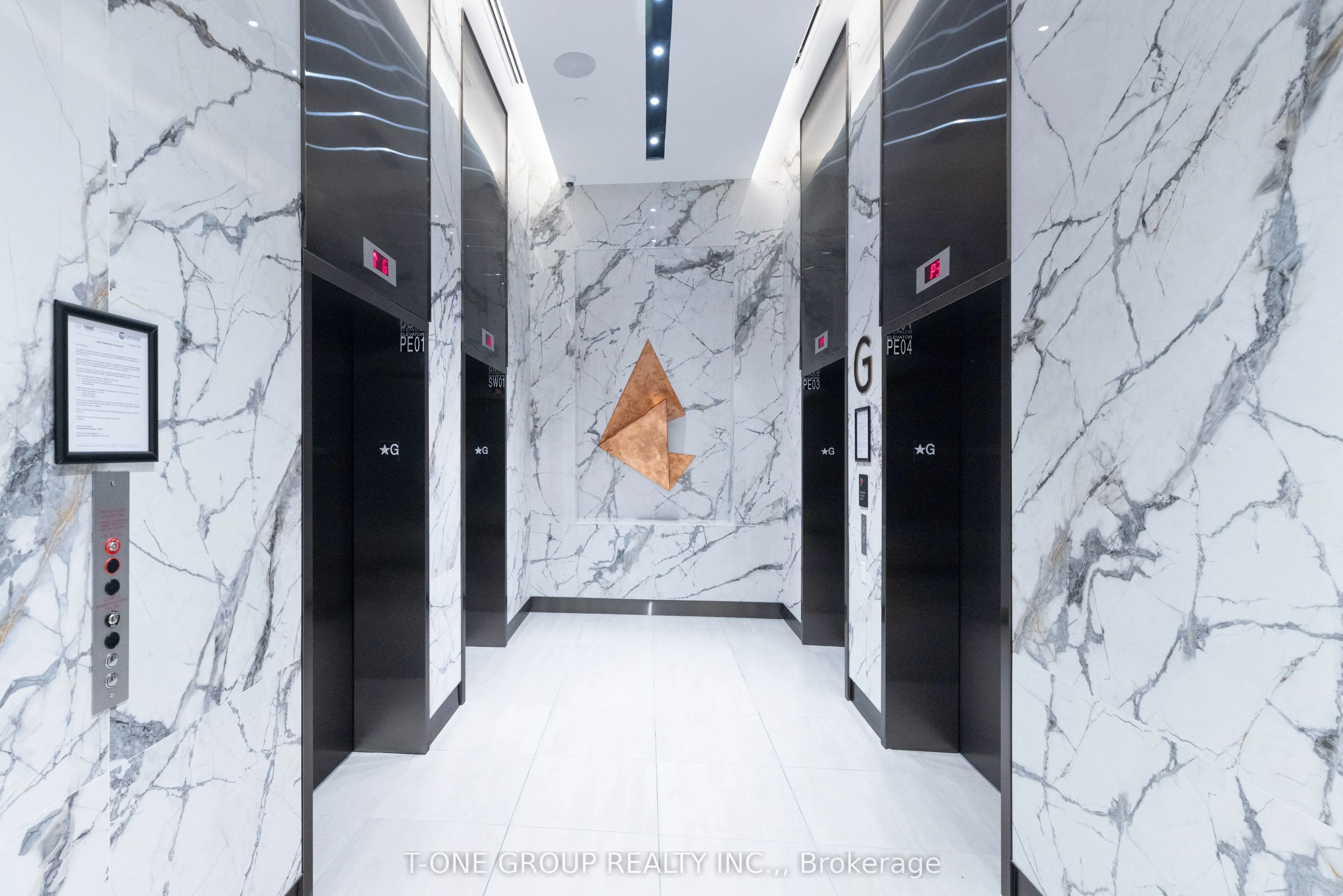 470 Front Street W #815