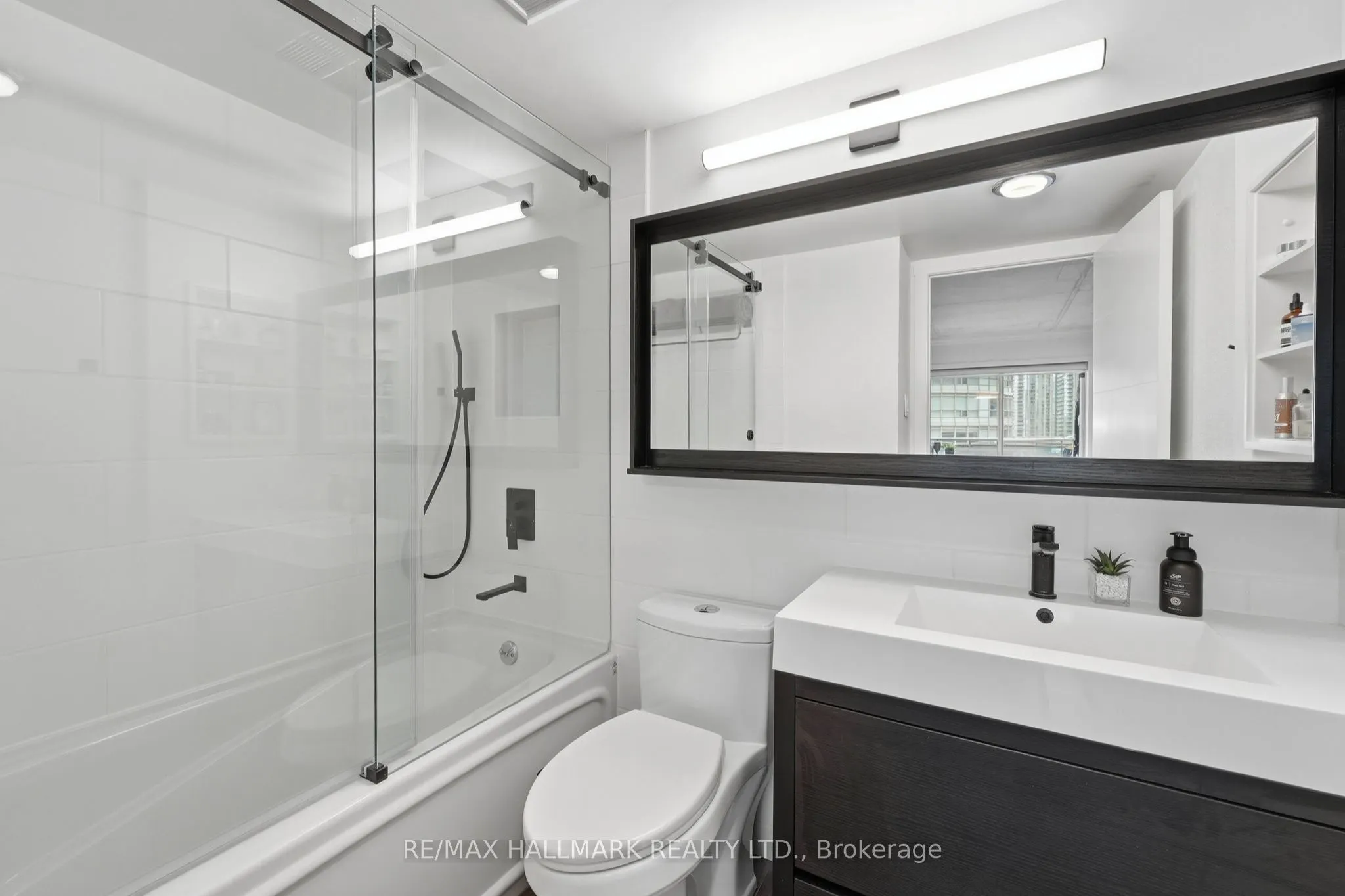 600 Queens Quay W #705
