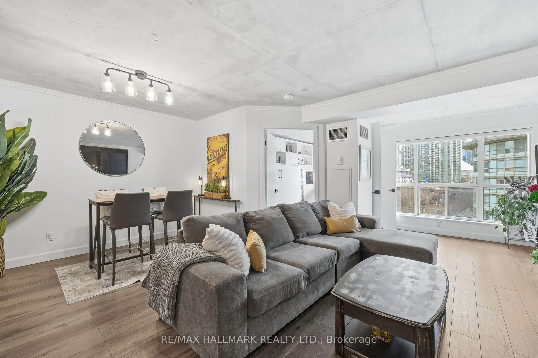 600 Queens Quay W #705