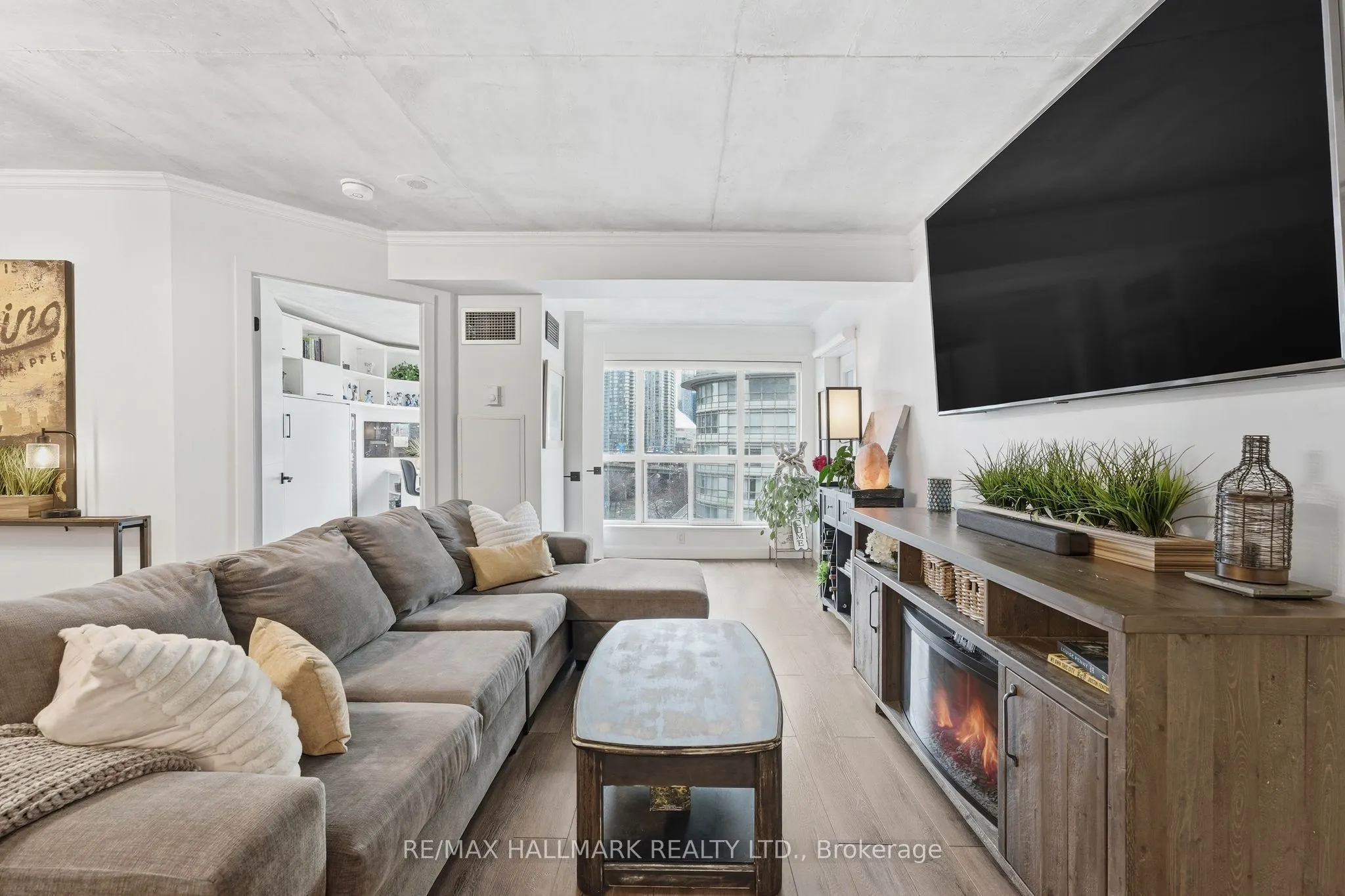 600 Queens Quay W #705