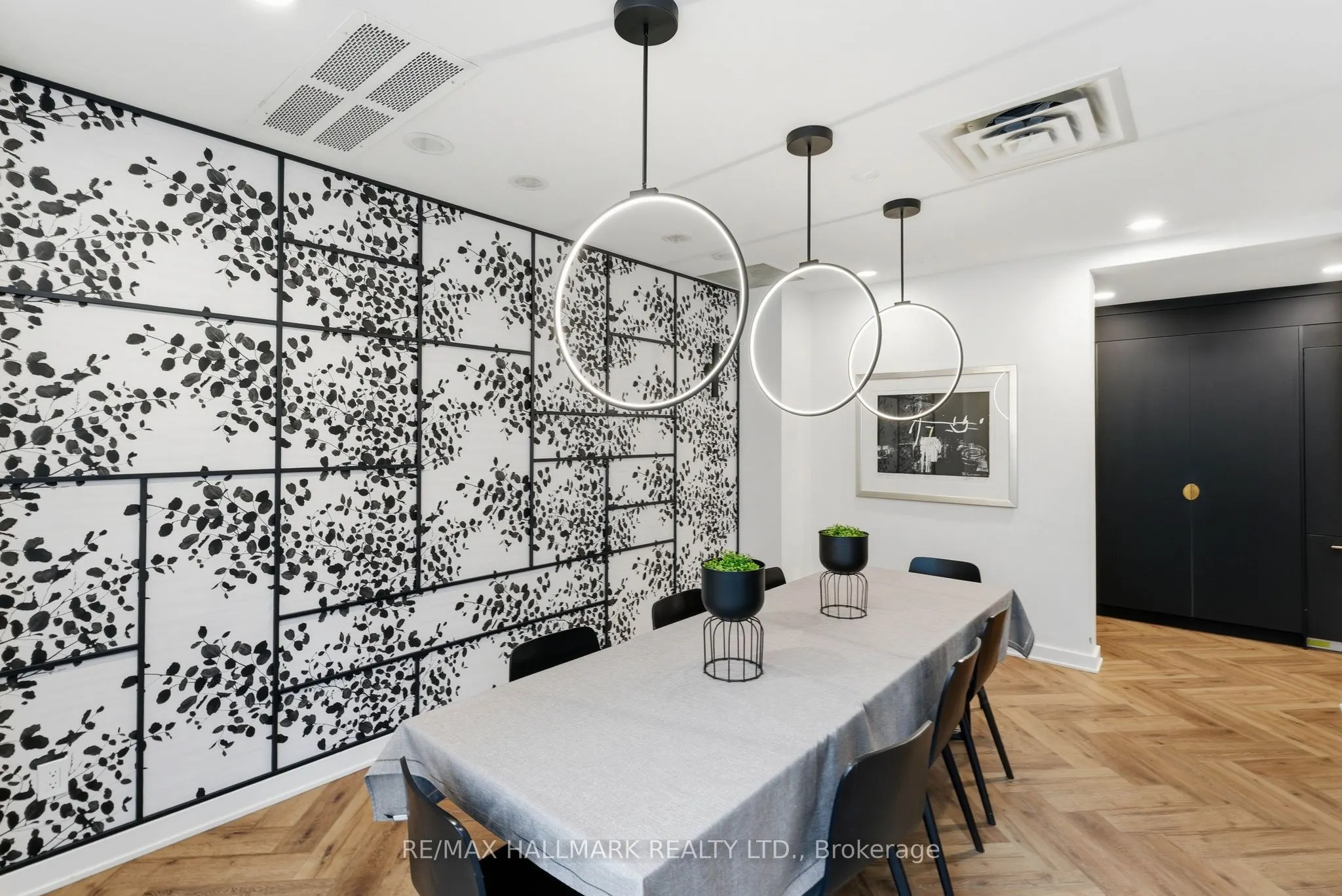600 Queens Quay W #705