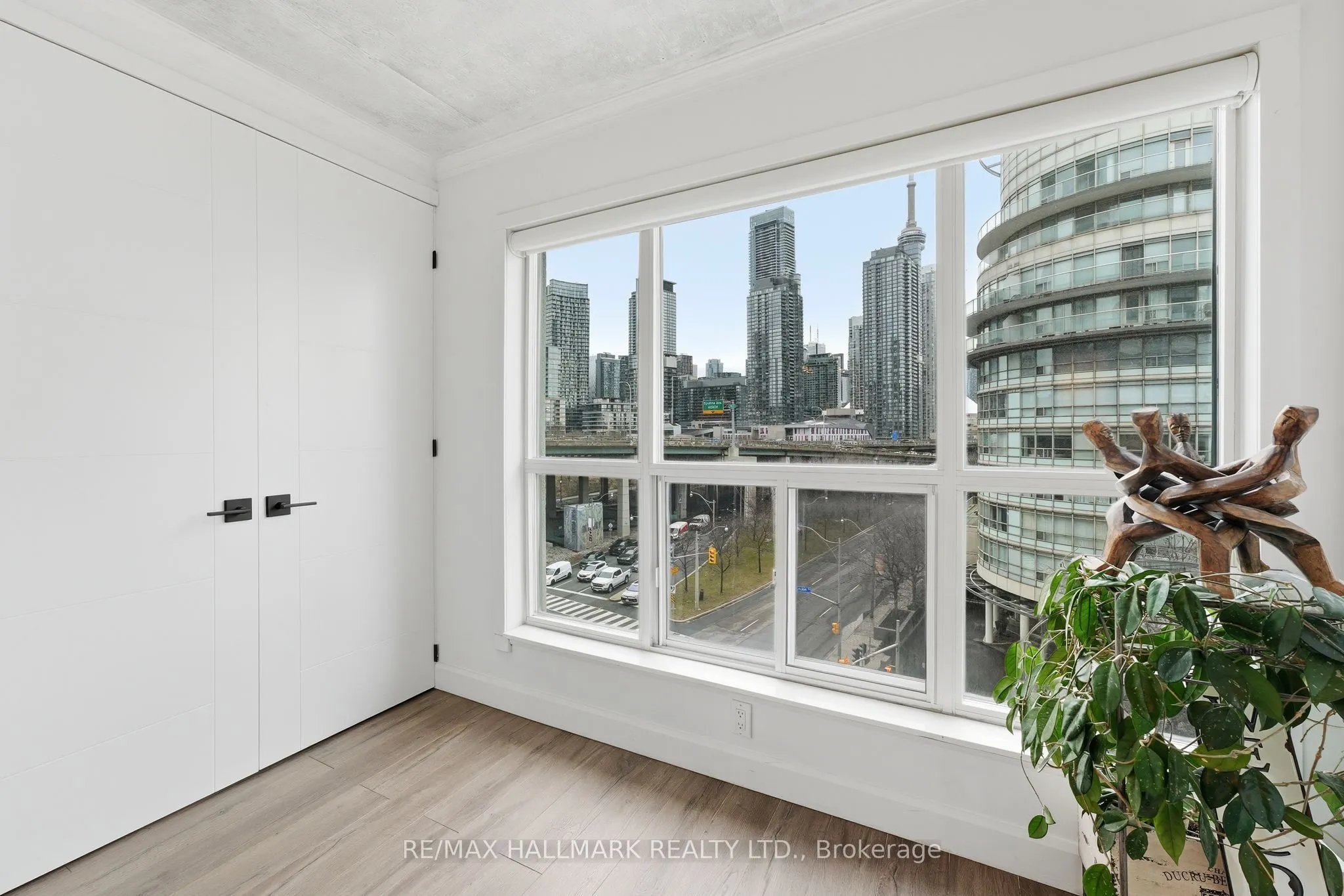 600 Queens Quay W #705