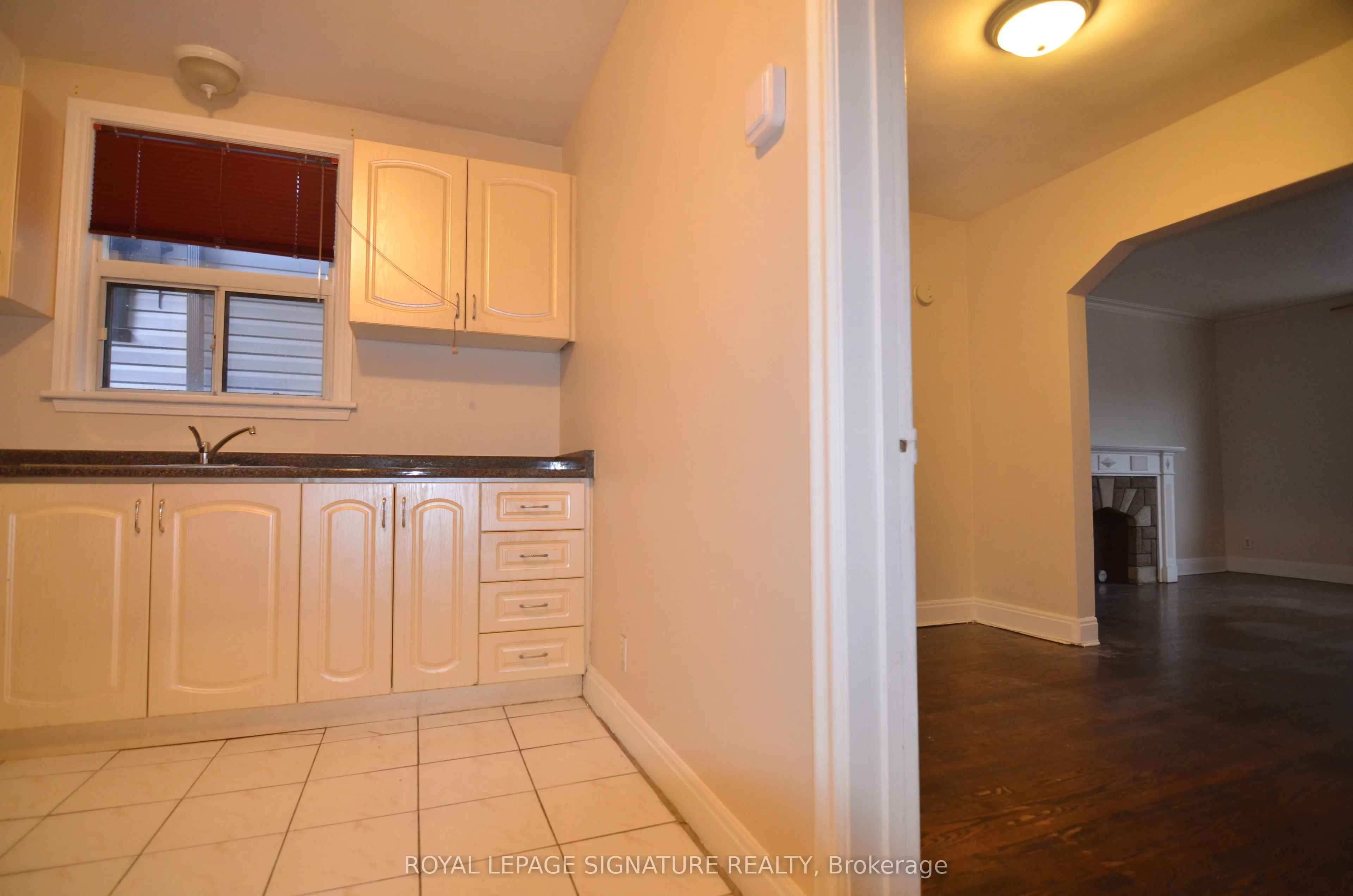 997 Eglinton Avenue W
