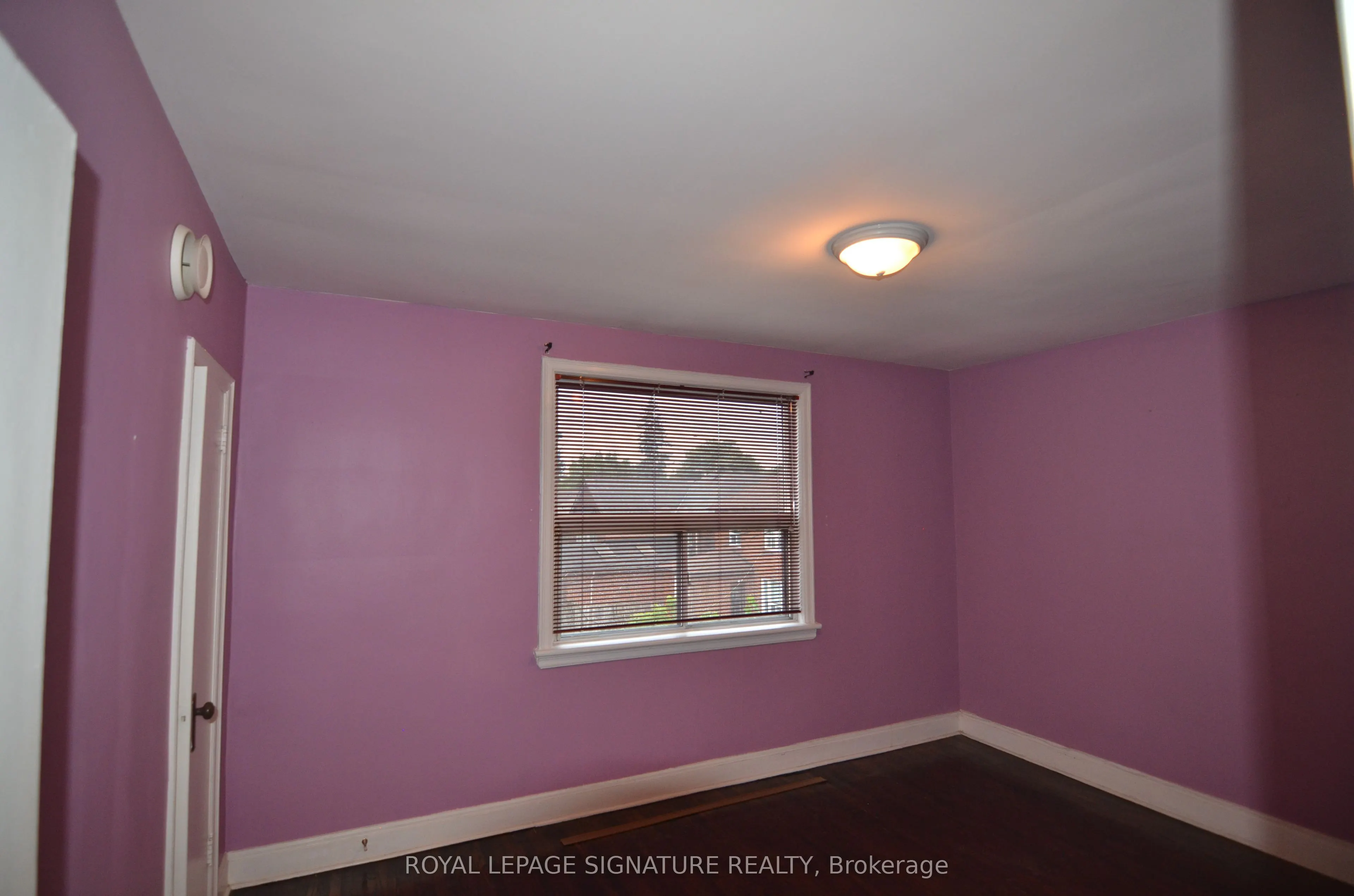 997 Eglinton Avenue W