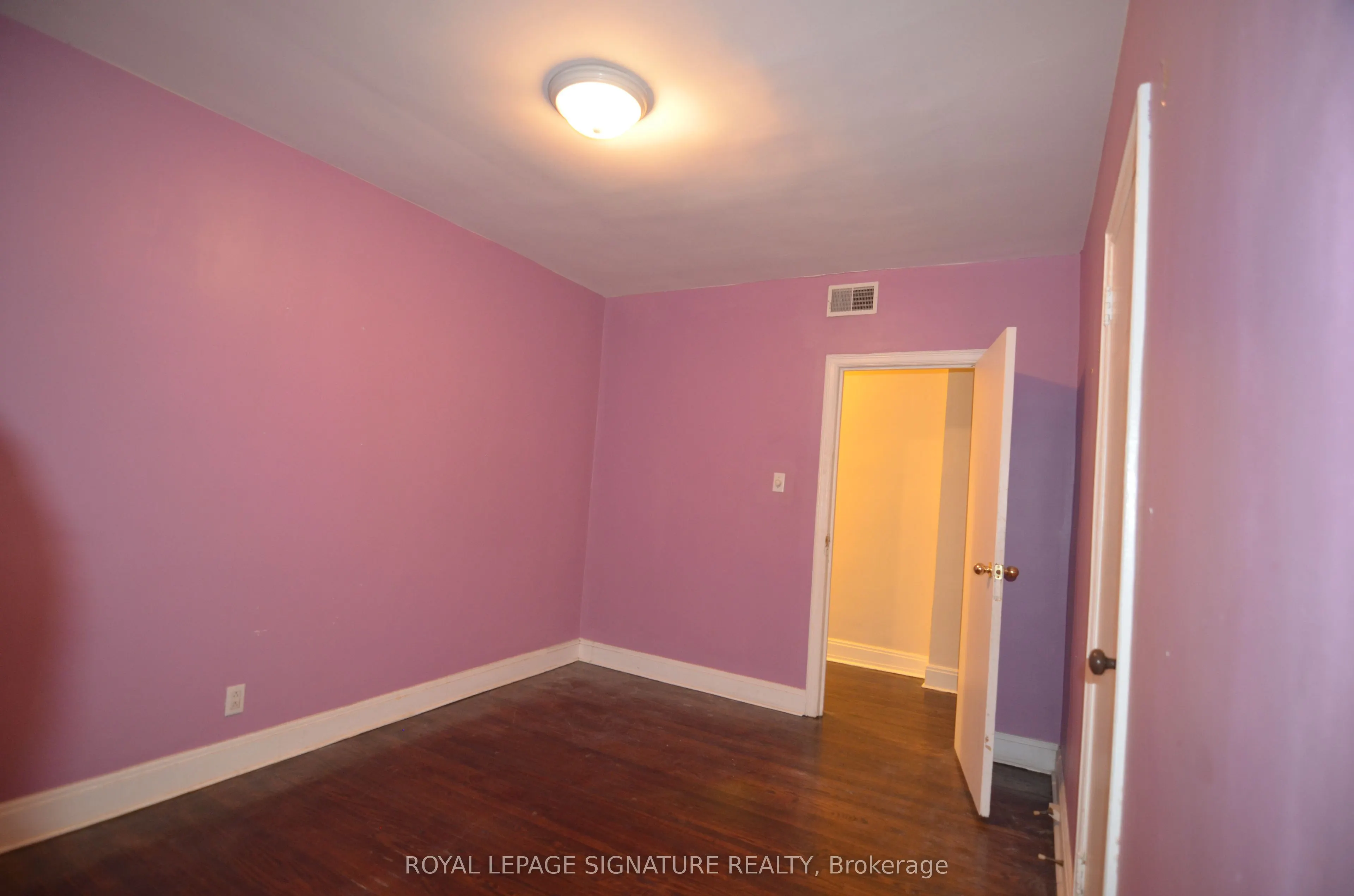 997 Eglinton Avenue W