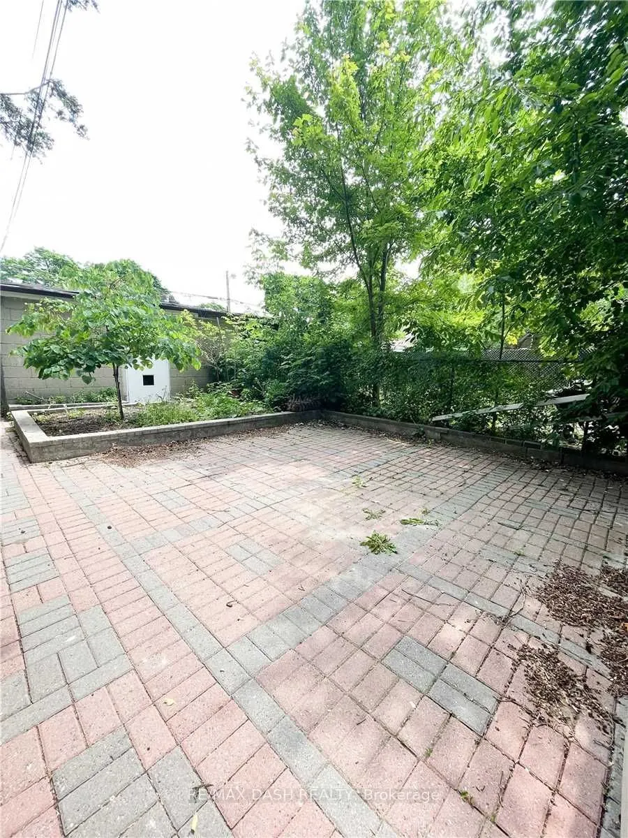 79 Greensides Avenue #Lower