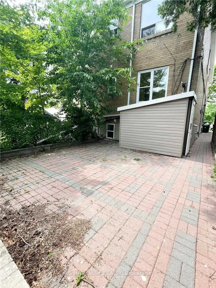 79 Greensides Avenue #Lower