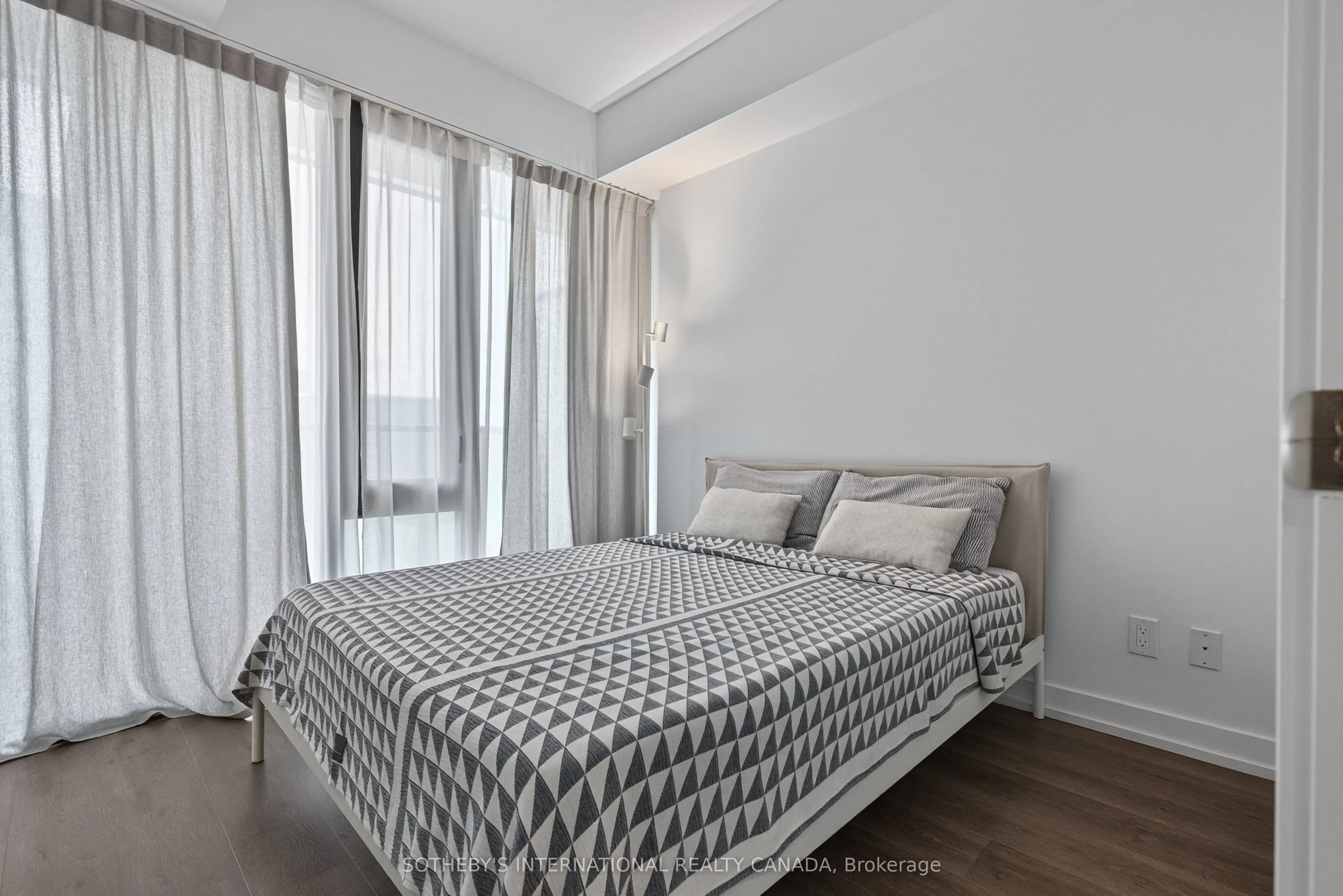 161 Roehampton Avenue #3001