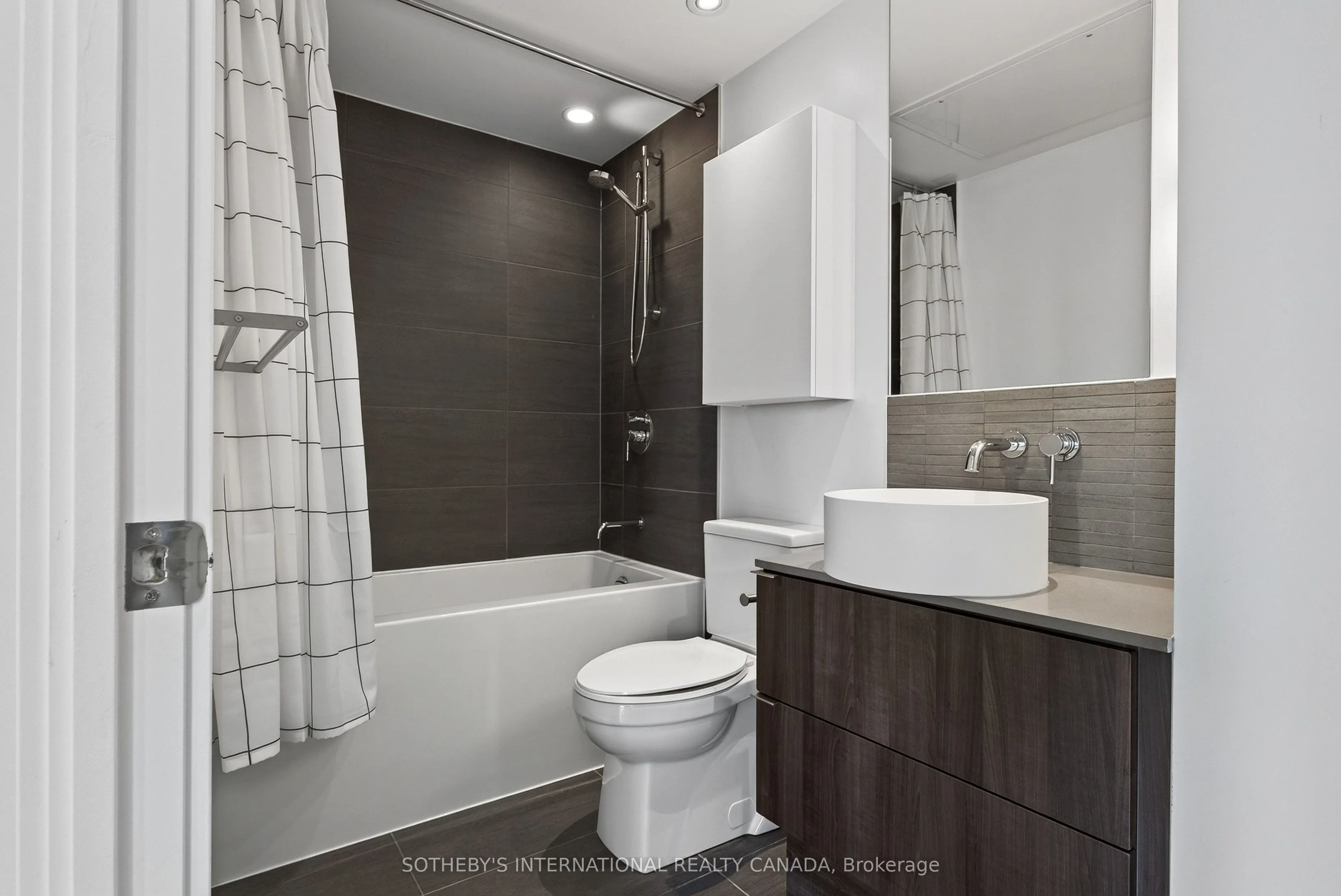 161 Roehampton Avenue #3001