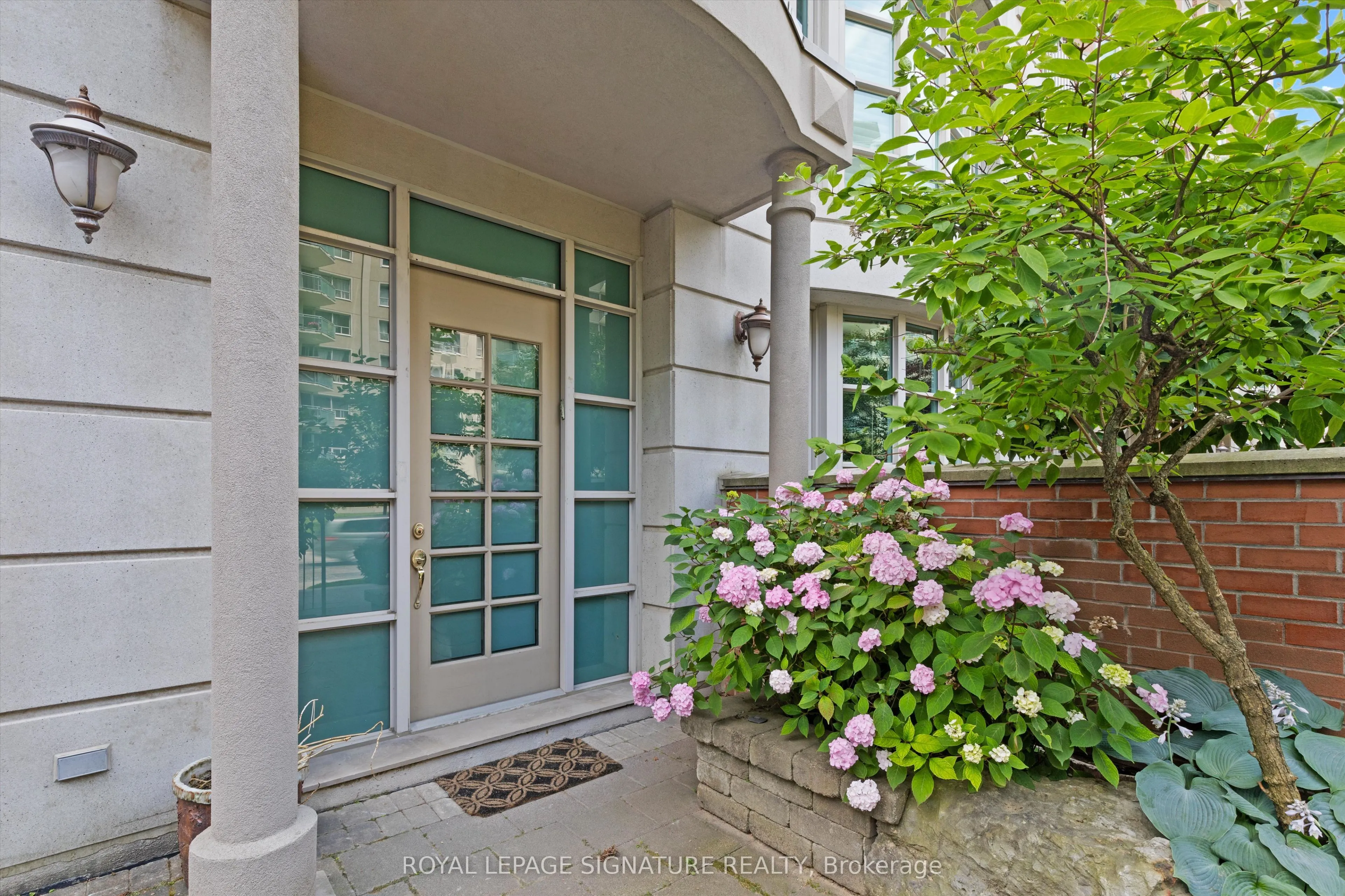 33 Delisle Avenue #108