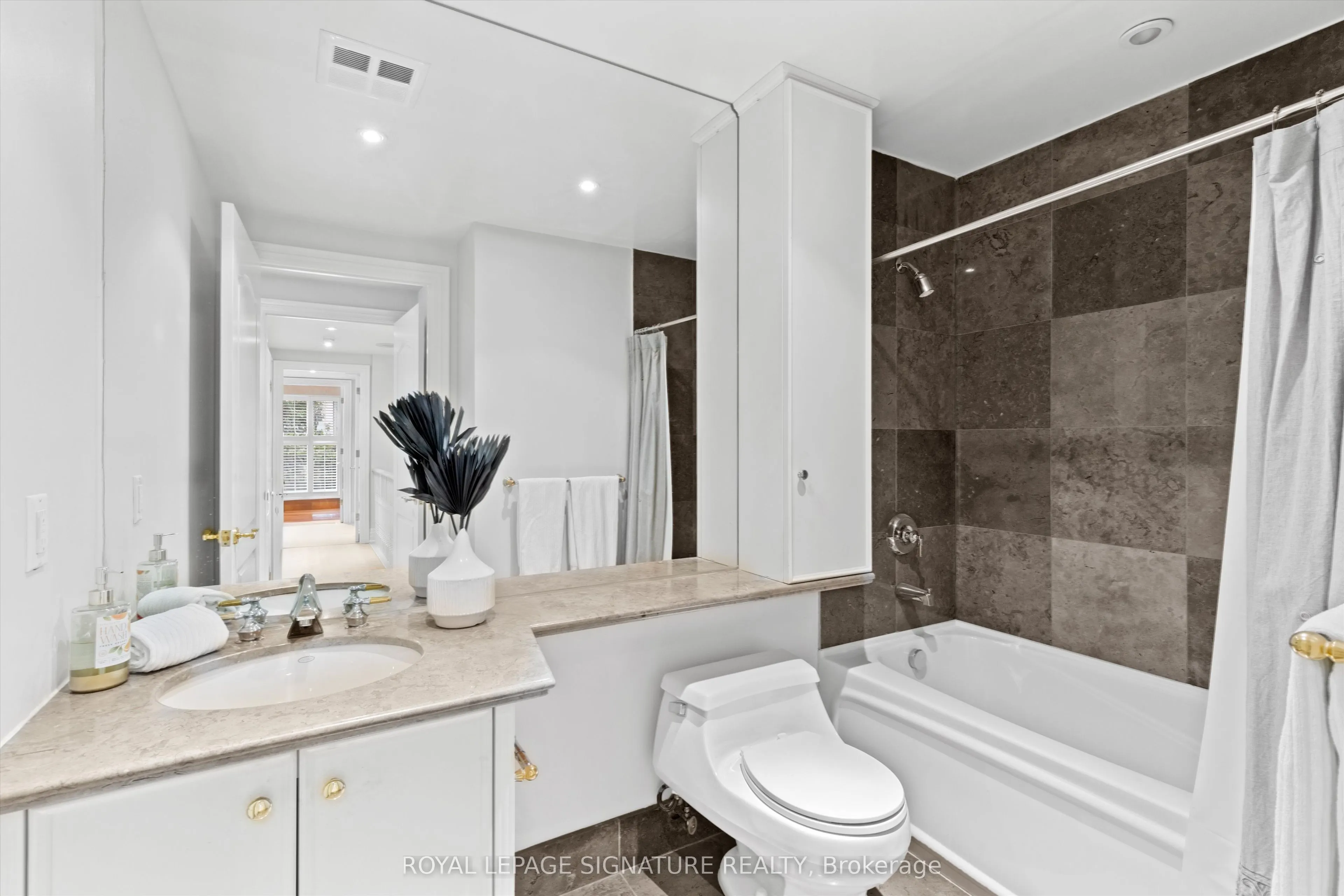 33 Delisle Avenue #108