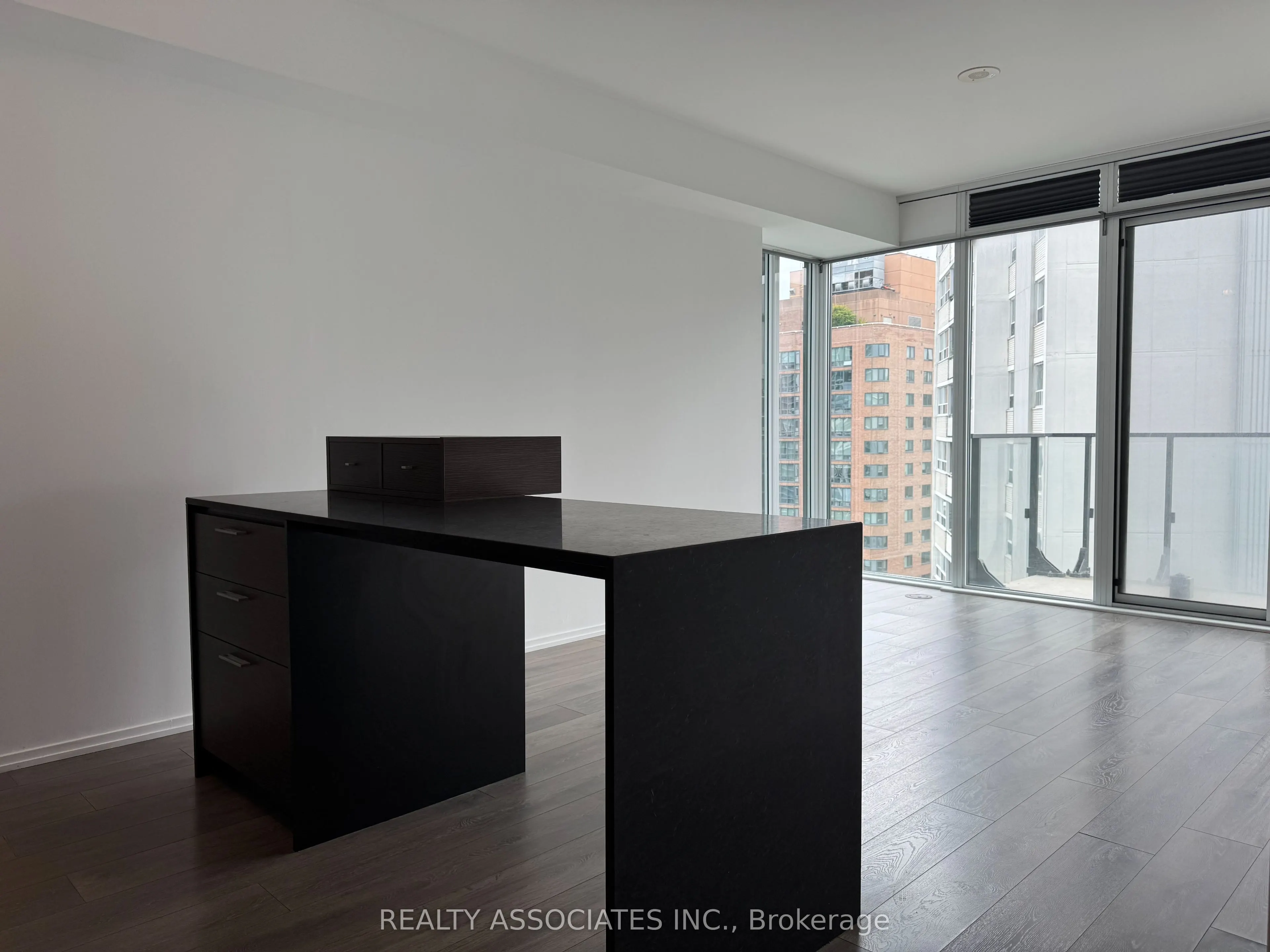75 St Nicholas Street #1605