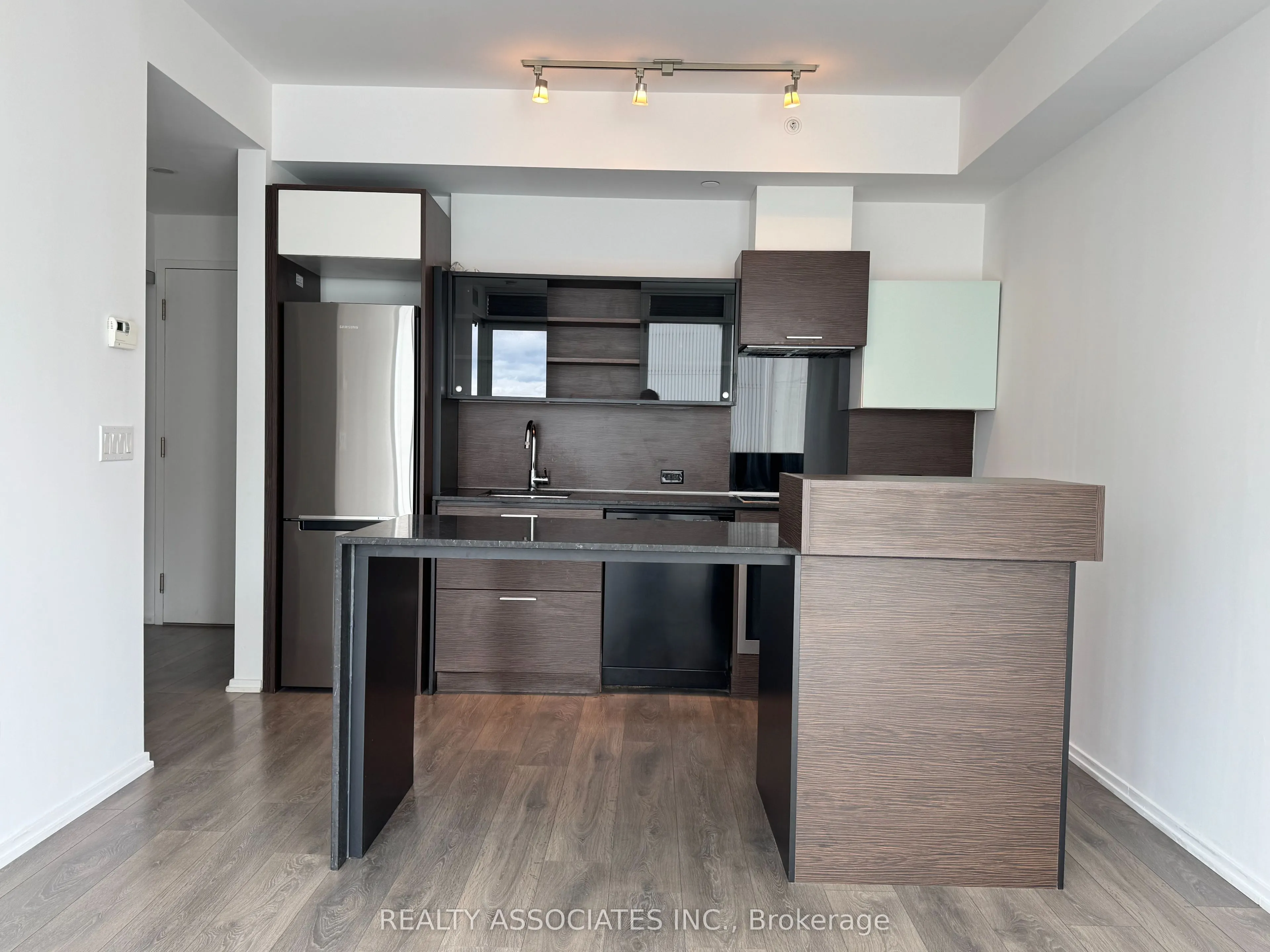 75 St Nicholas Street #1605