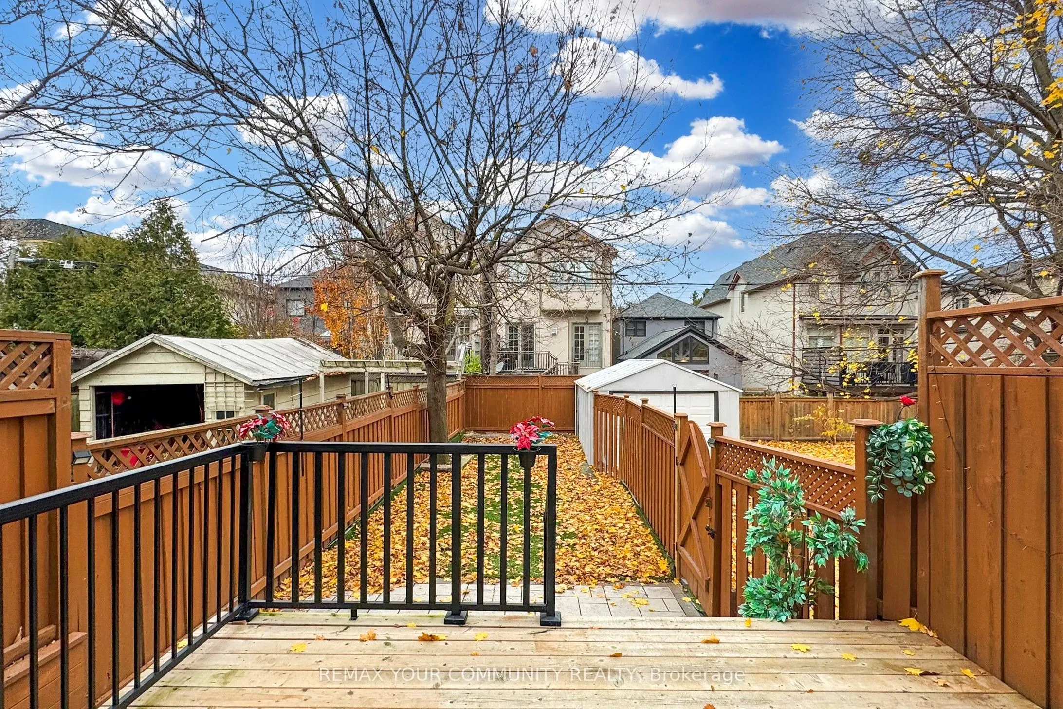196 Lawrence Avenue W