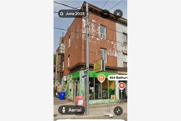 854 Bathurst Street