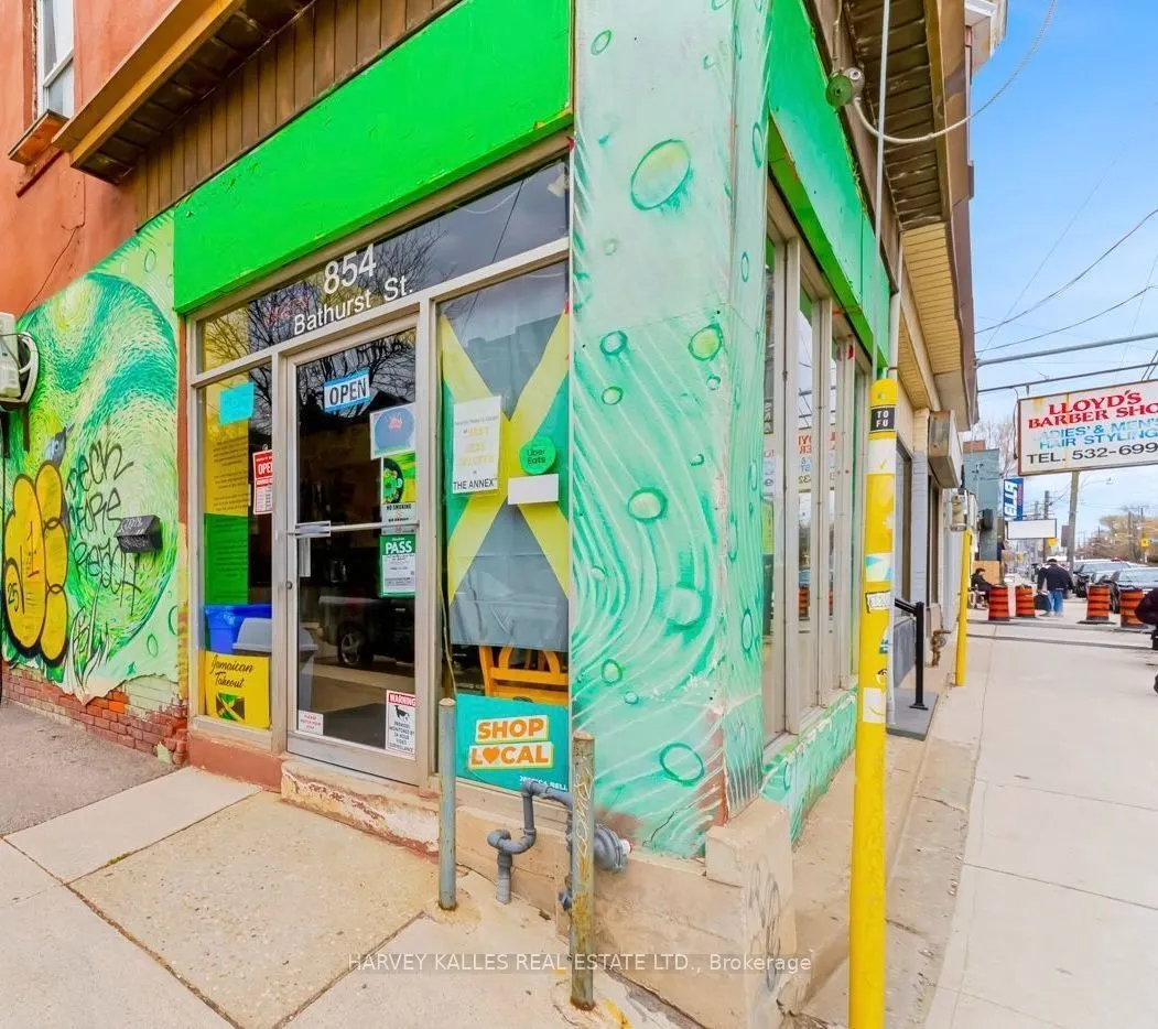 854 Bathurst Street