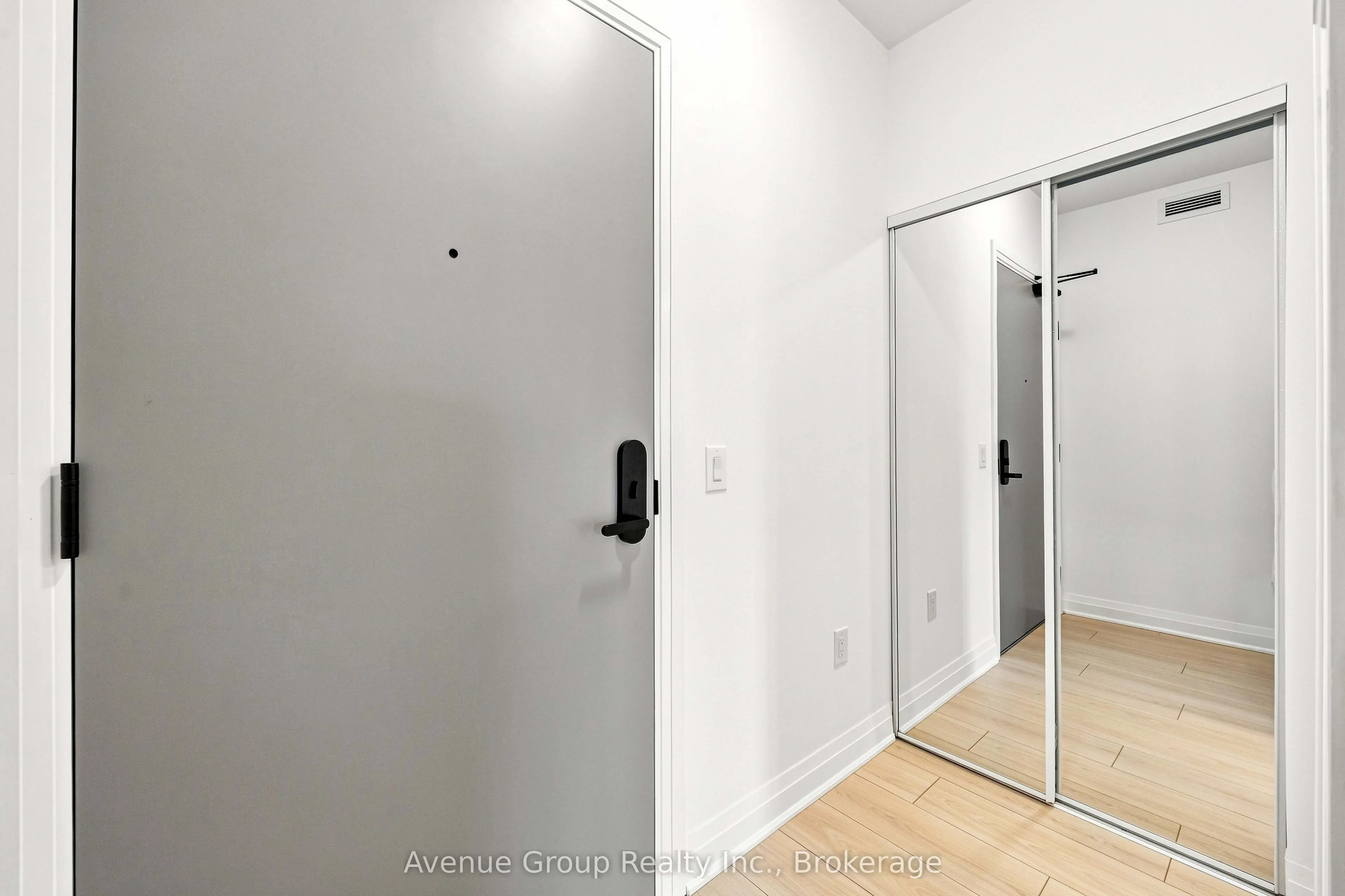 700 Sheppard Avenue W #414