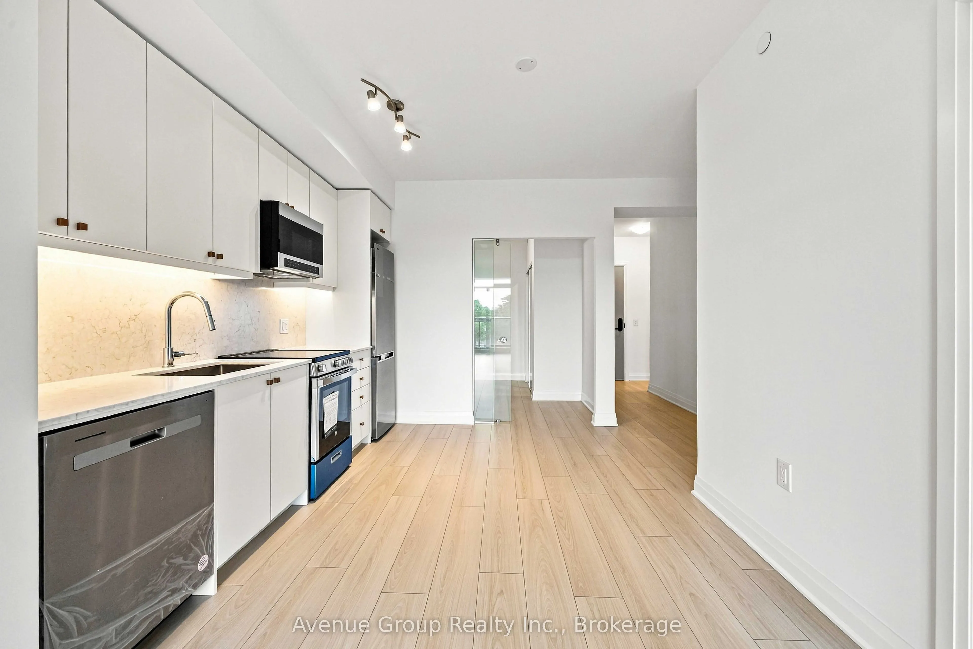 700 Sheppard Avenue W #414