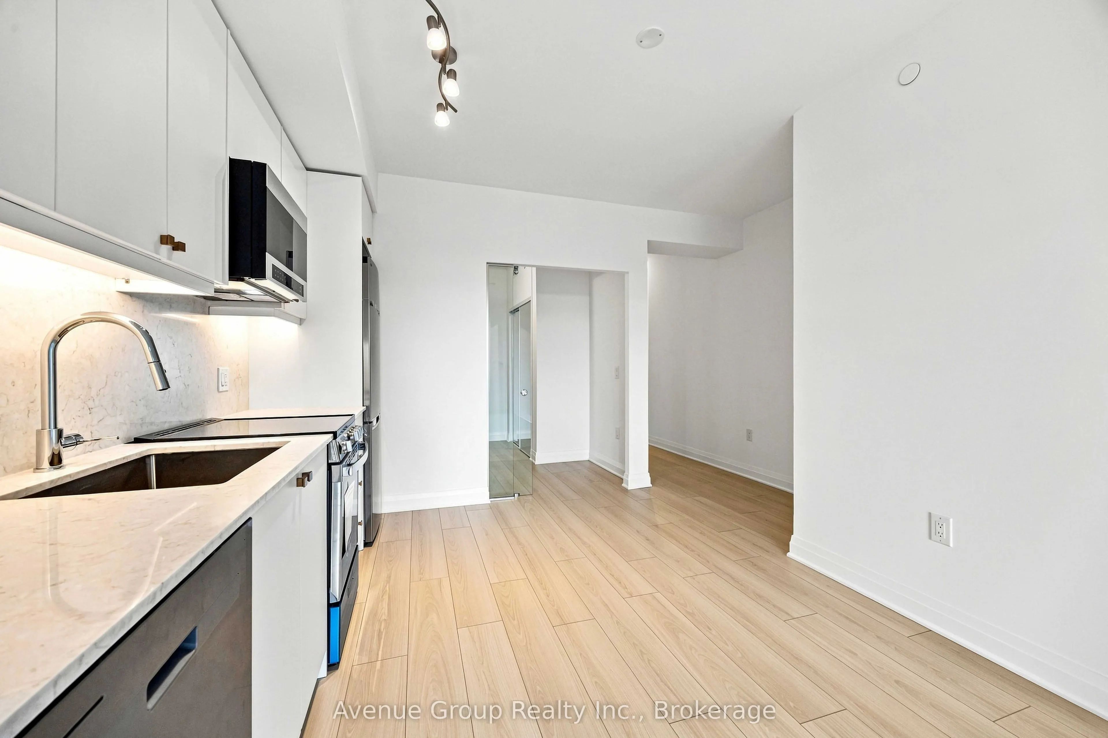 700 Sheppard Avenue W #414