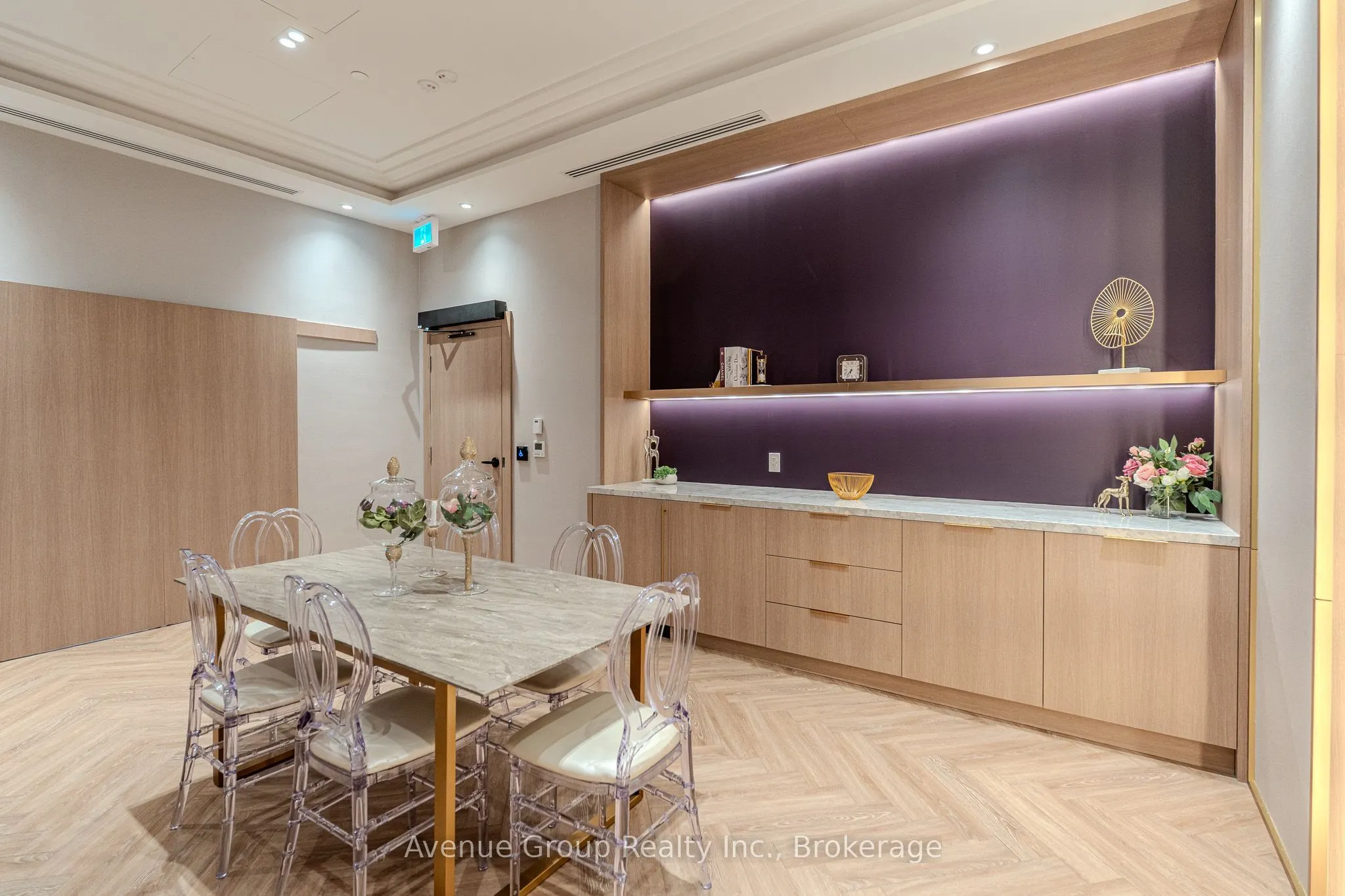 700 Sheppard Avenue W #414