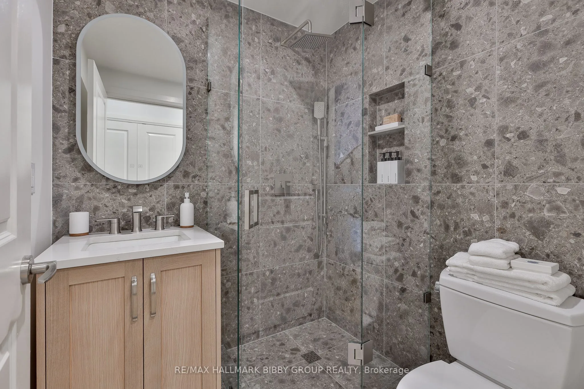 473 Dupont Street #7
