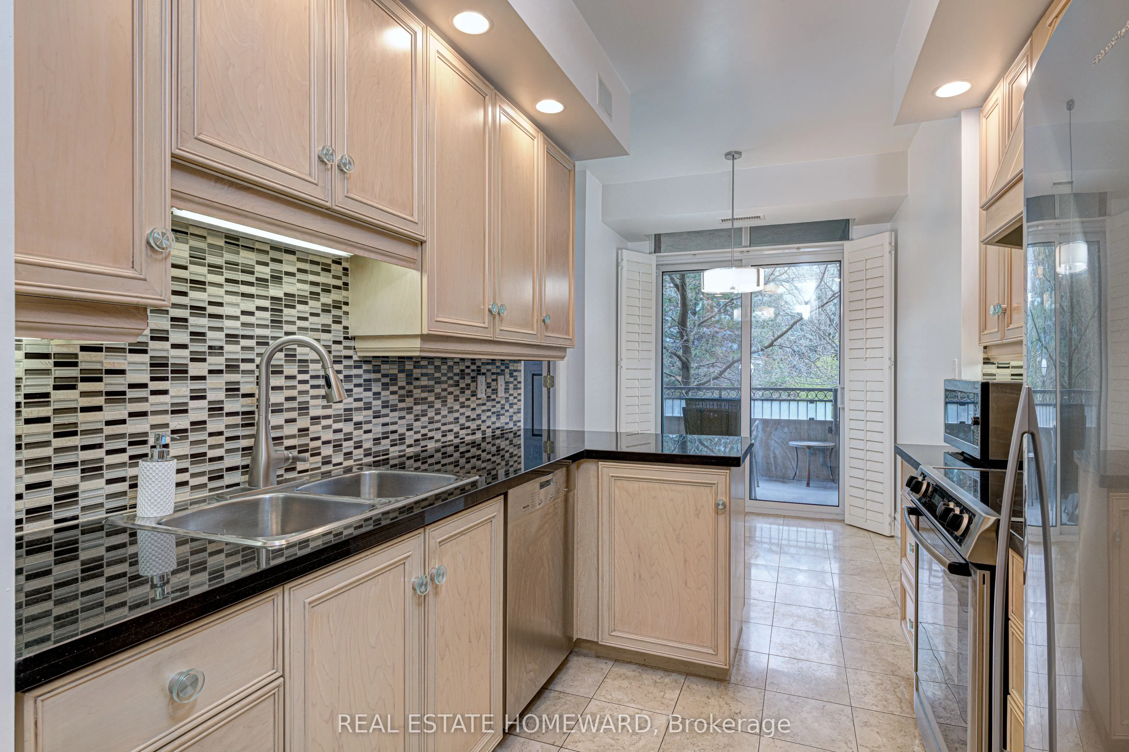 10 OLD YORK MILLS Road #206