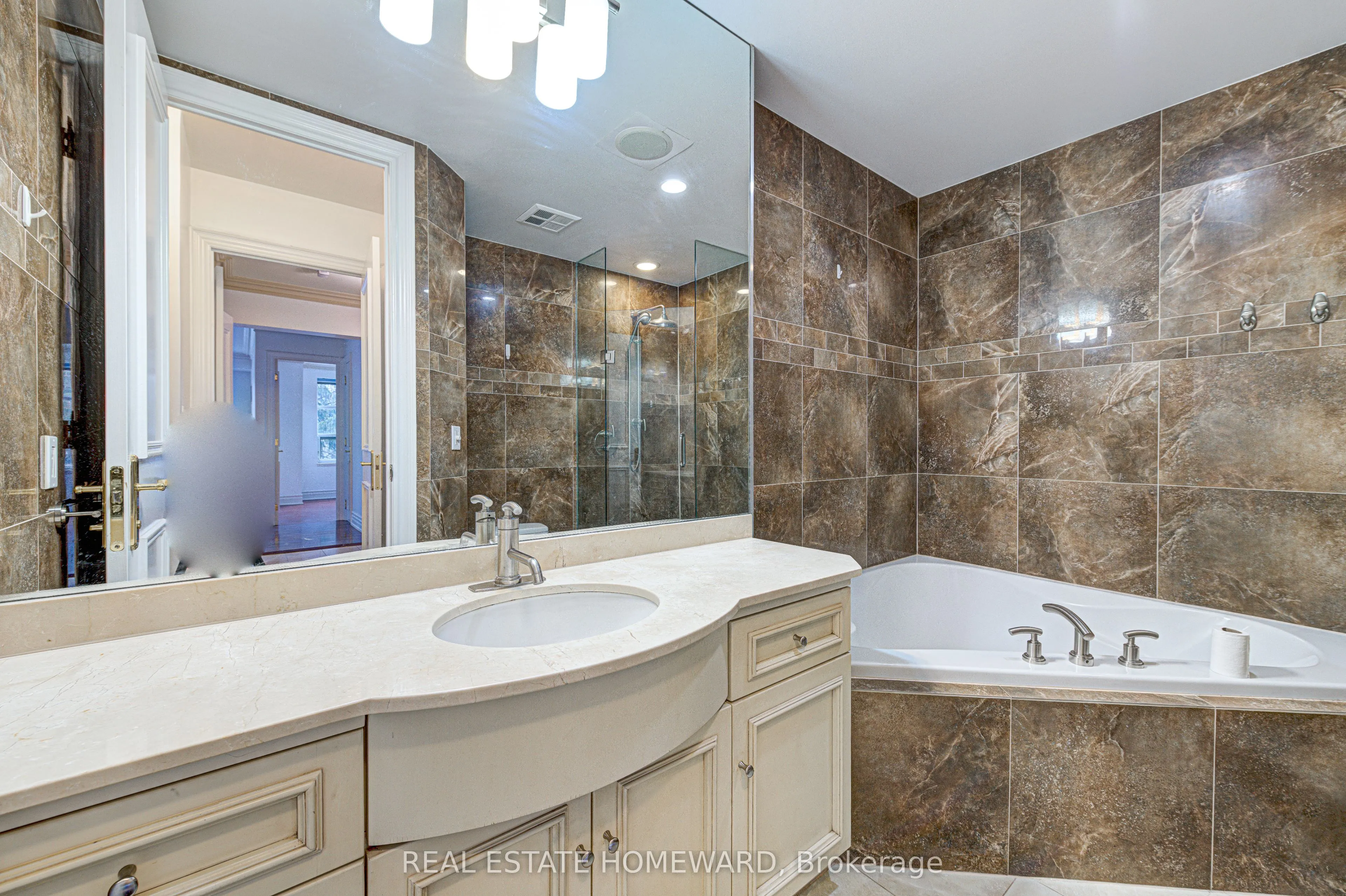 10 OLD YORK MILLS Road #206