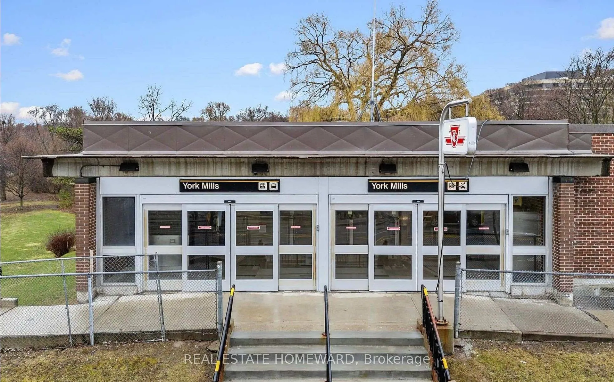 10 OLD YORK MILLS Road #206