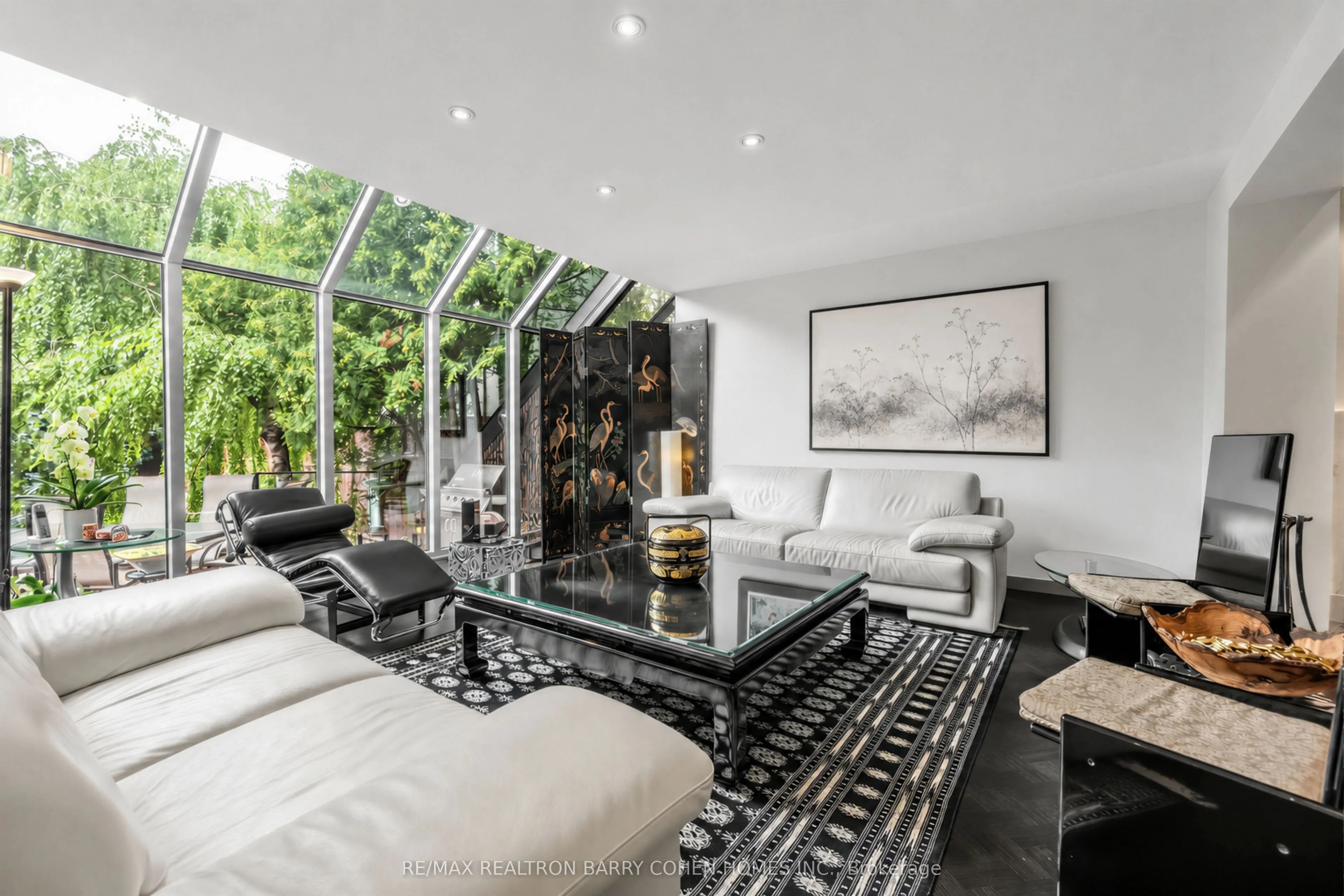428 Russell Hill Road