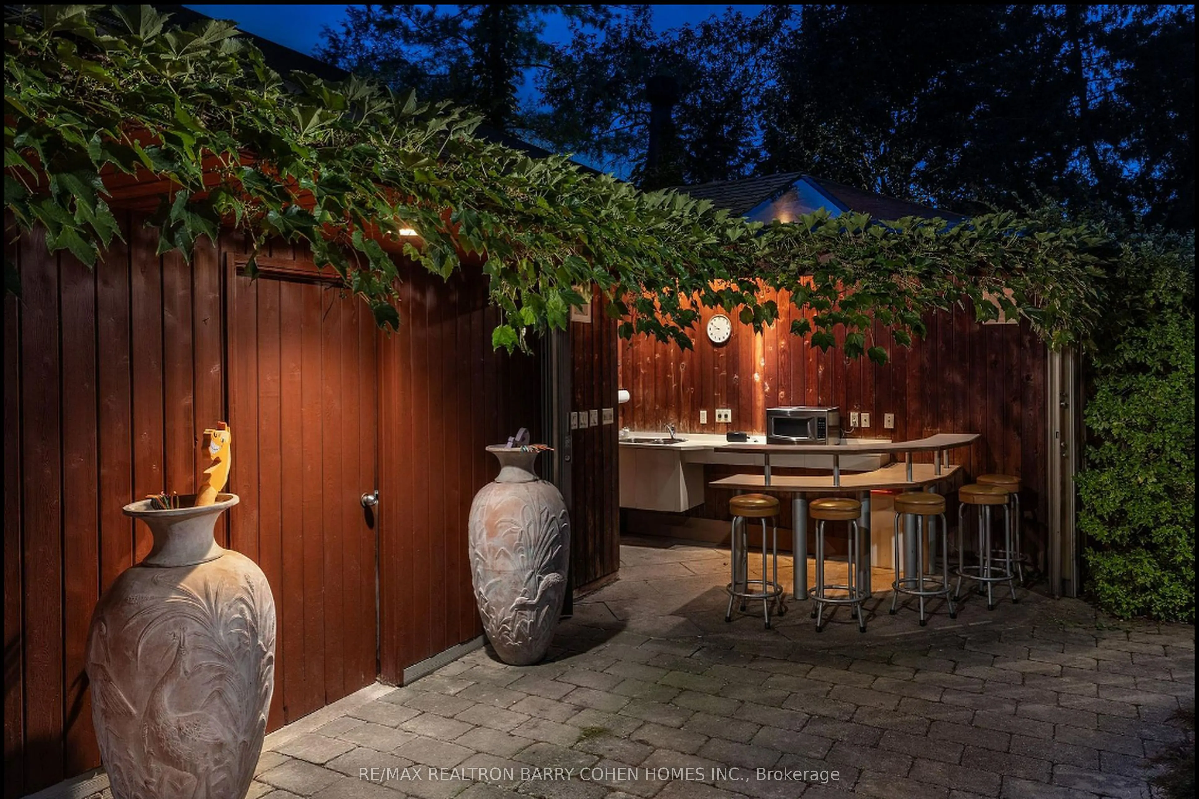 428 Russell Hill Road