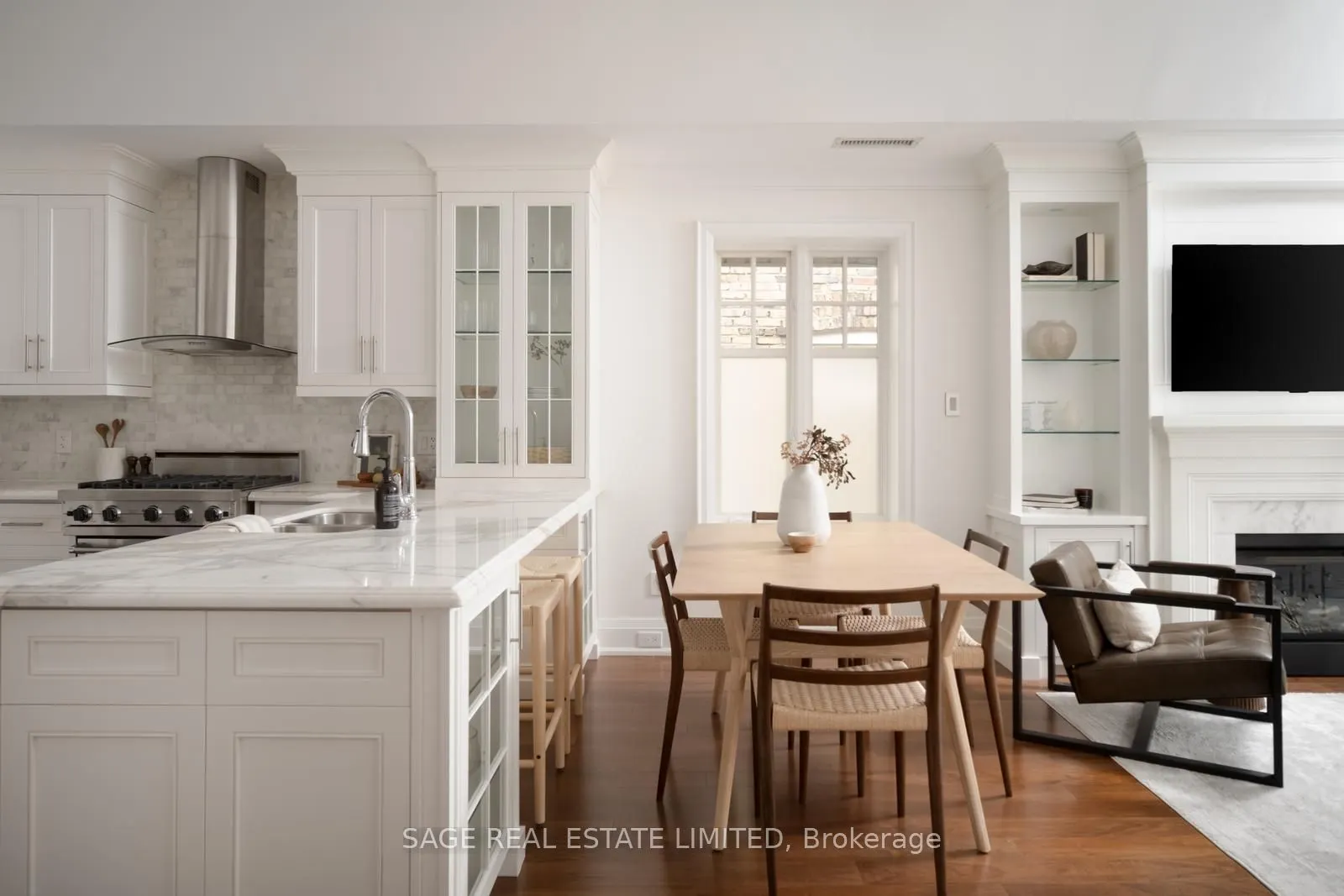 319 Lonsdale Road #3D