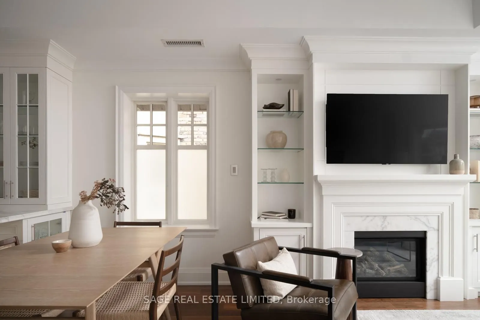 319 Lonsdale Road #3D
