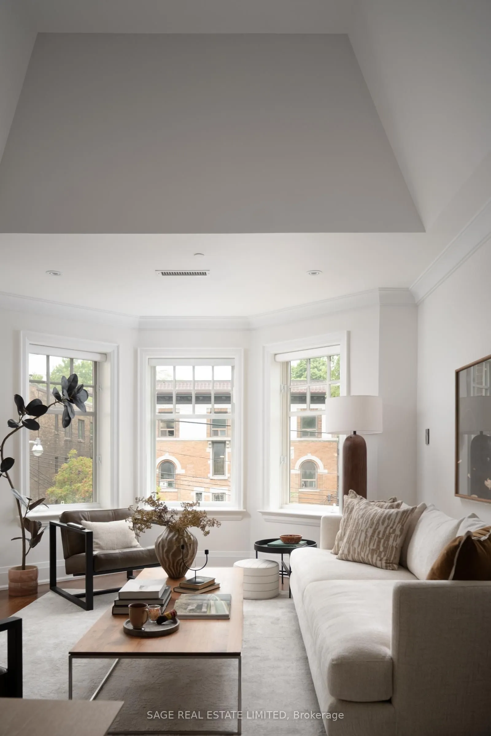 319 Lonsdale Road #3D