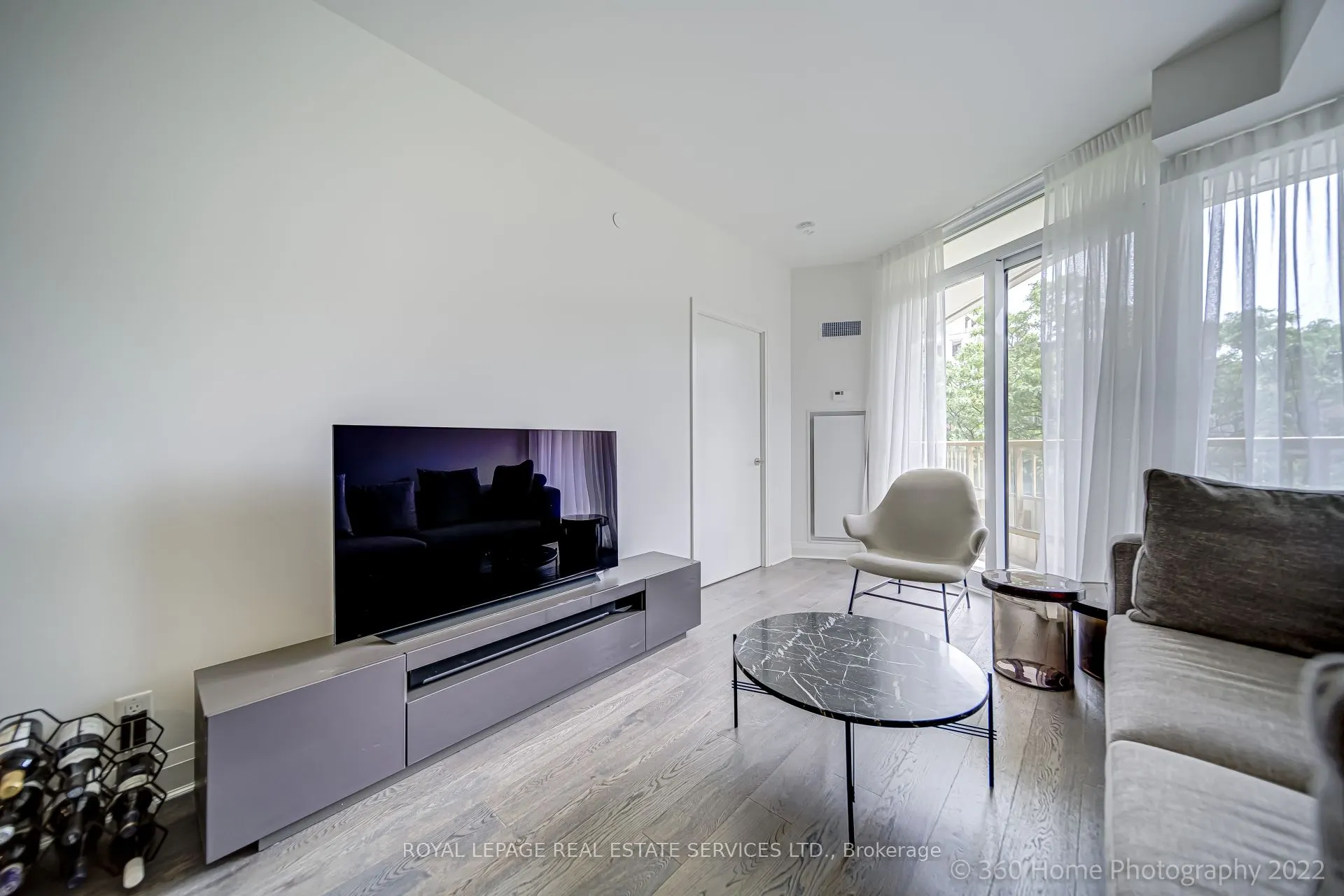151 Avenue Road #405