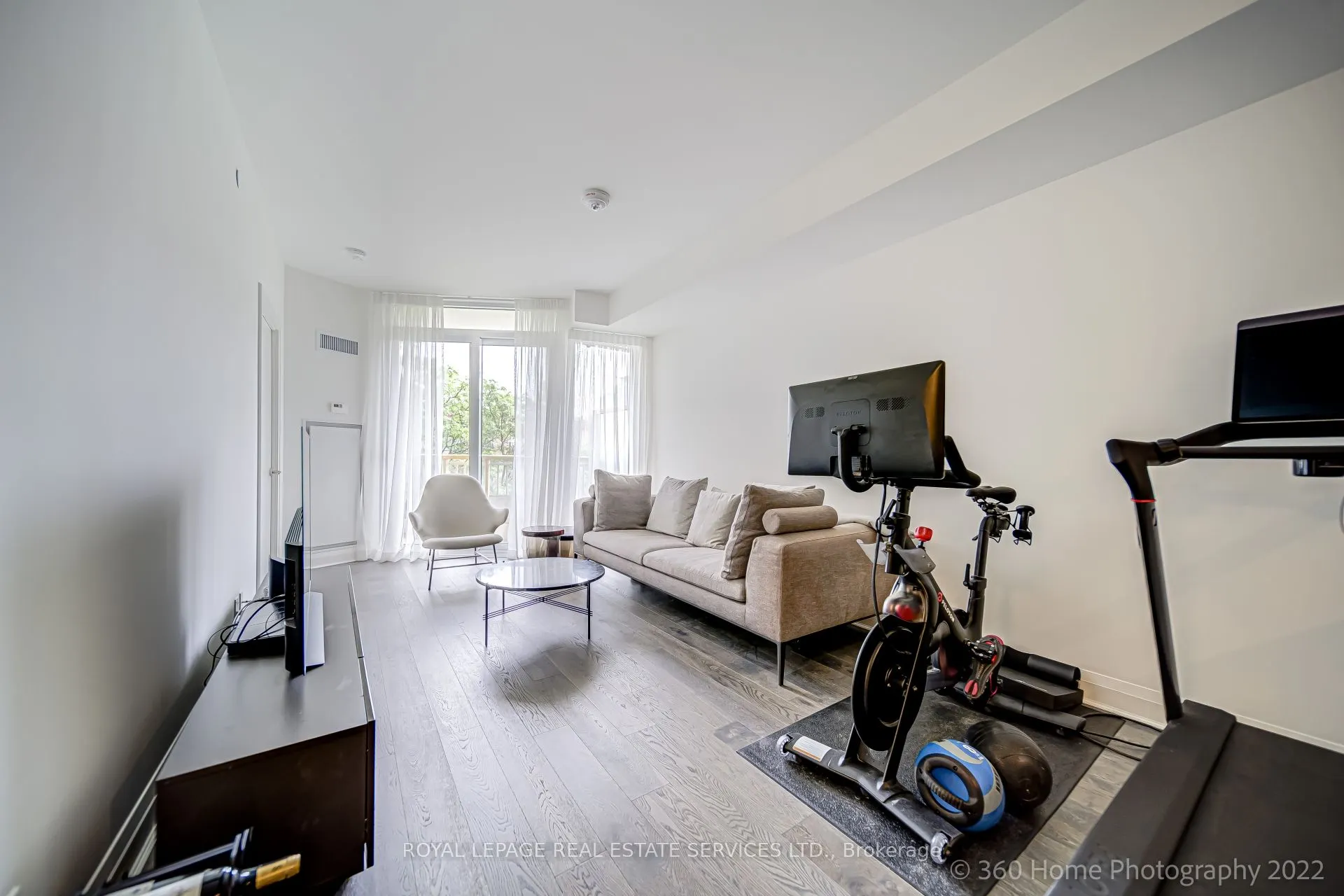 151 Avenue Road #405